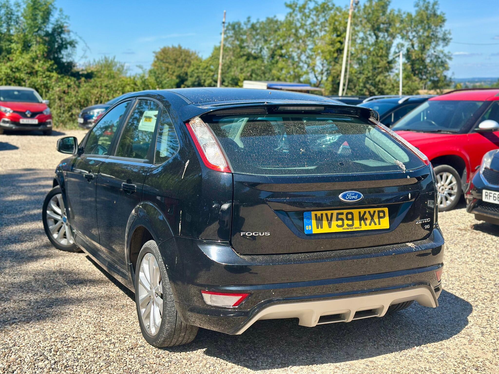 Ford Focus view 11
