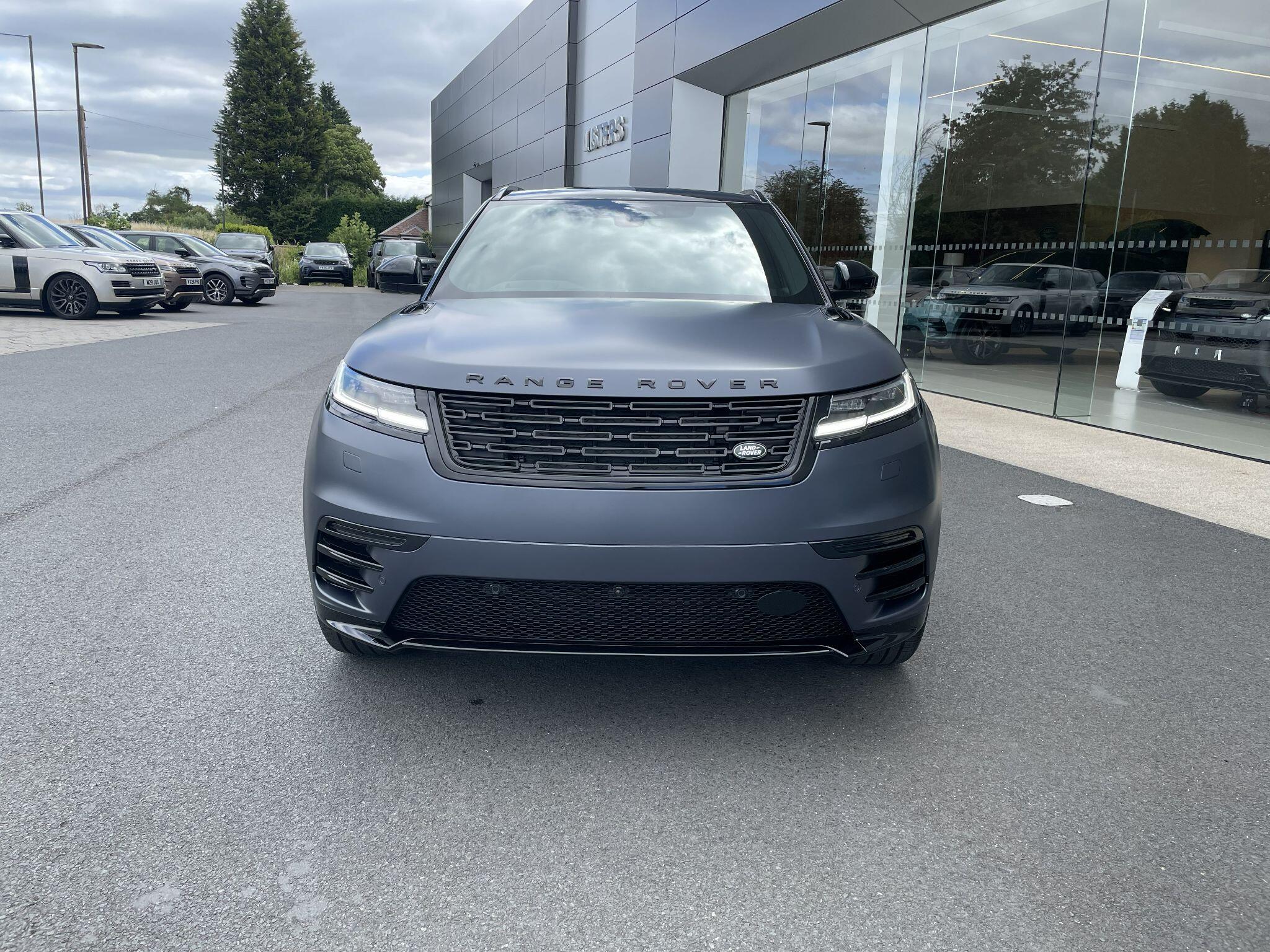Land Rover Range Rover Velar view 2
