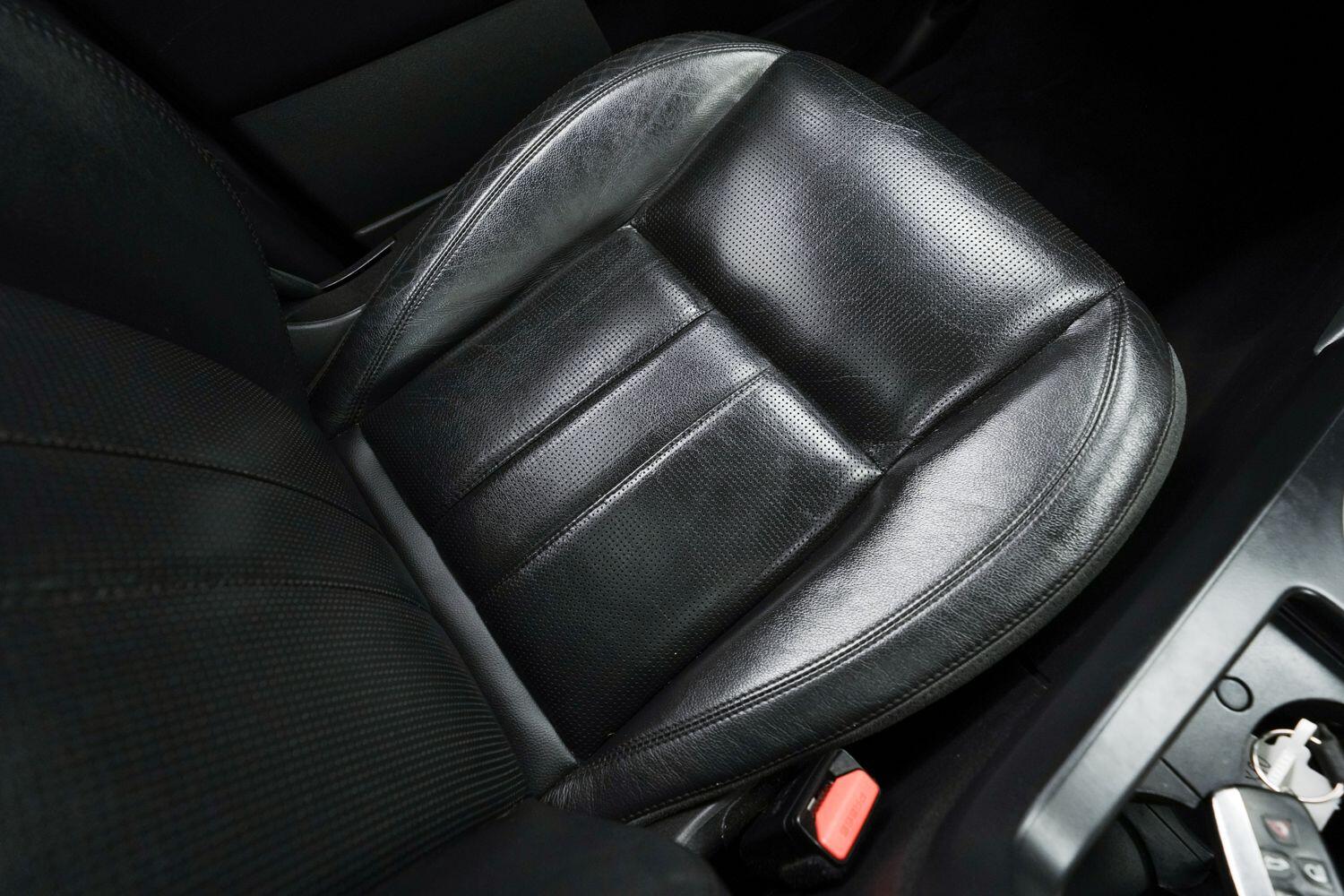 Land Rover Discovery Sport view 23