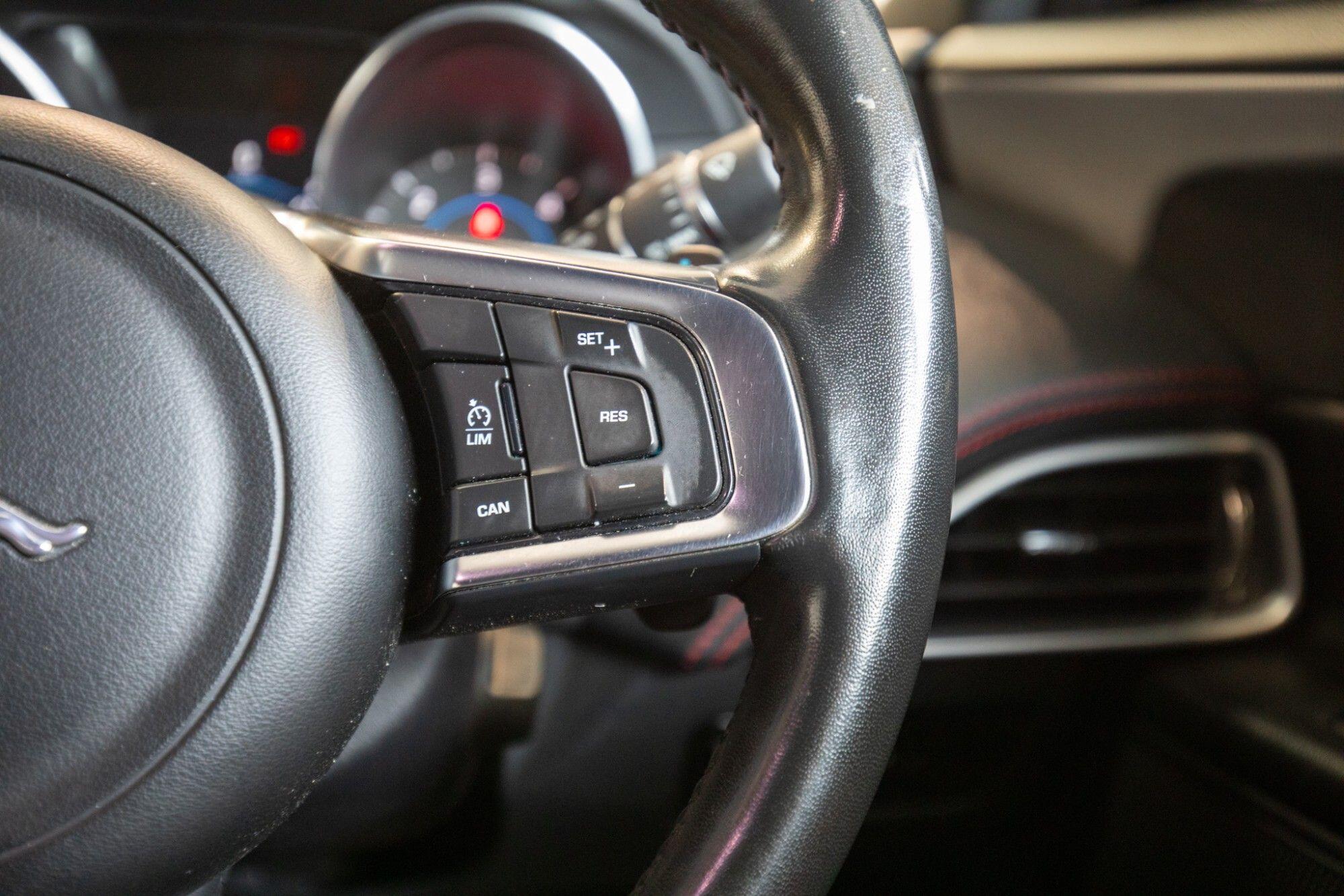 Jaguar Xe view 18