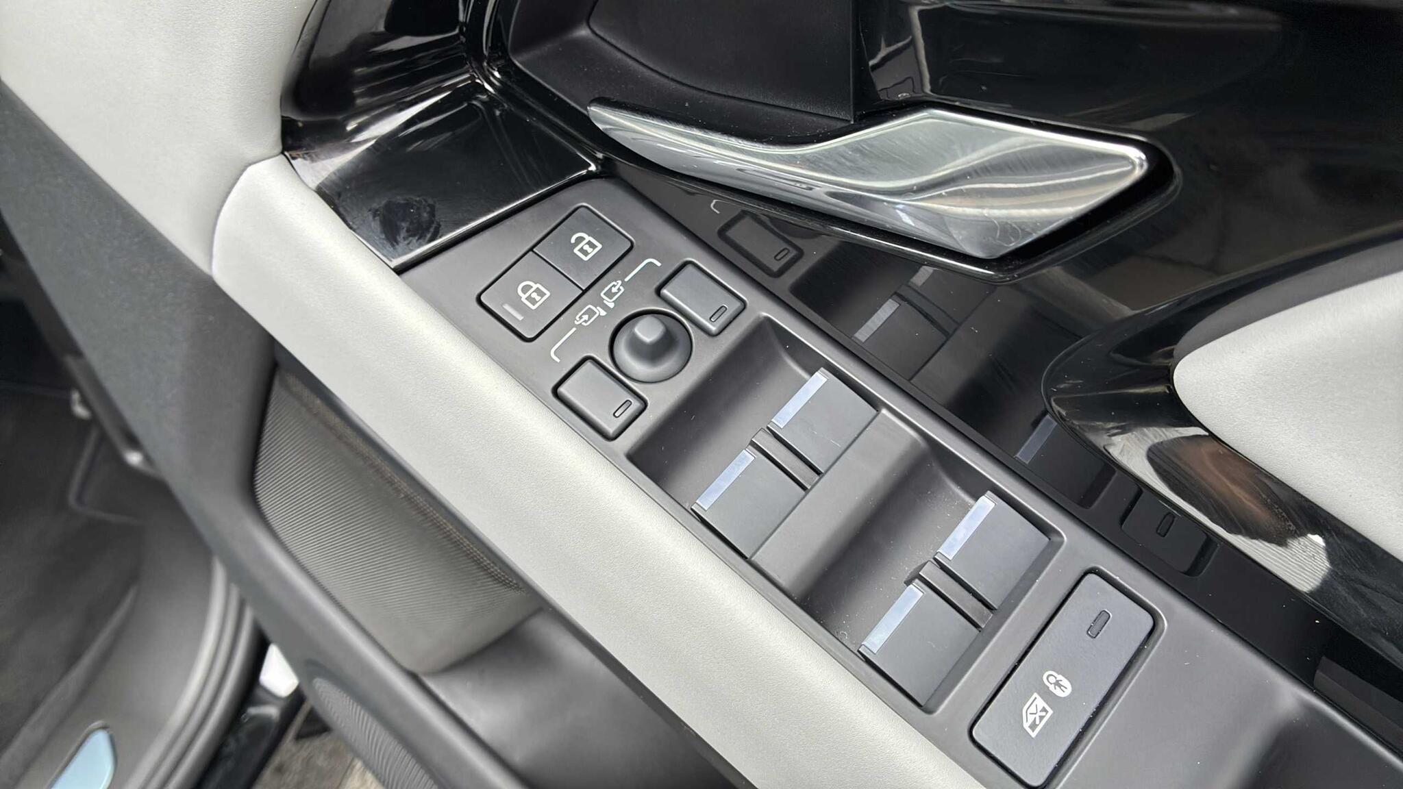 Land Rover Range Rover Evoque view 29