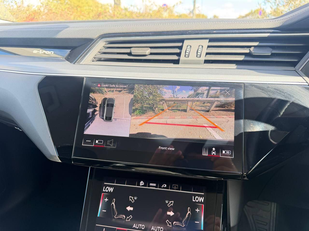Audi E-Tron view 50