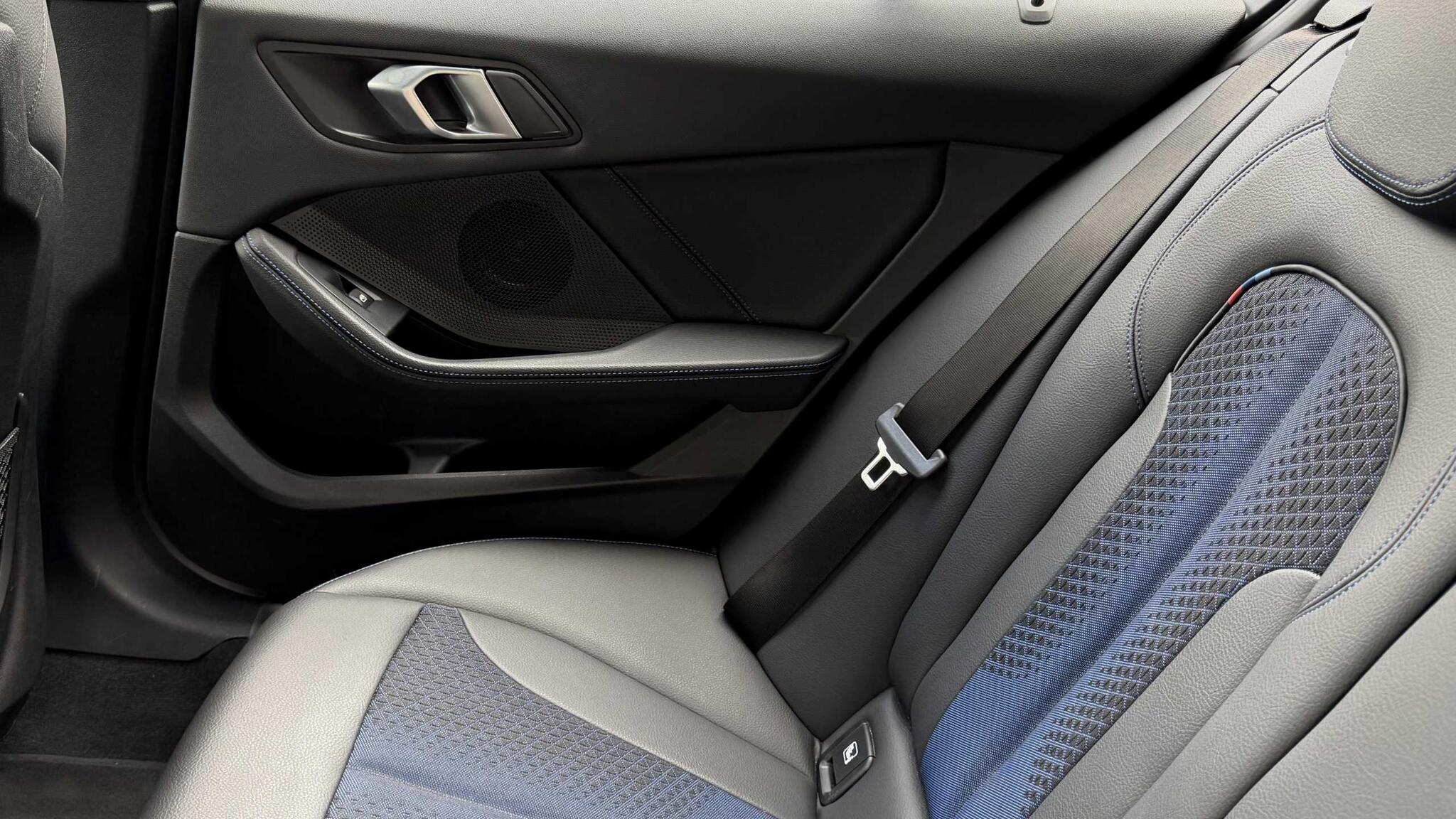 BMW 1 Series view 30