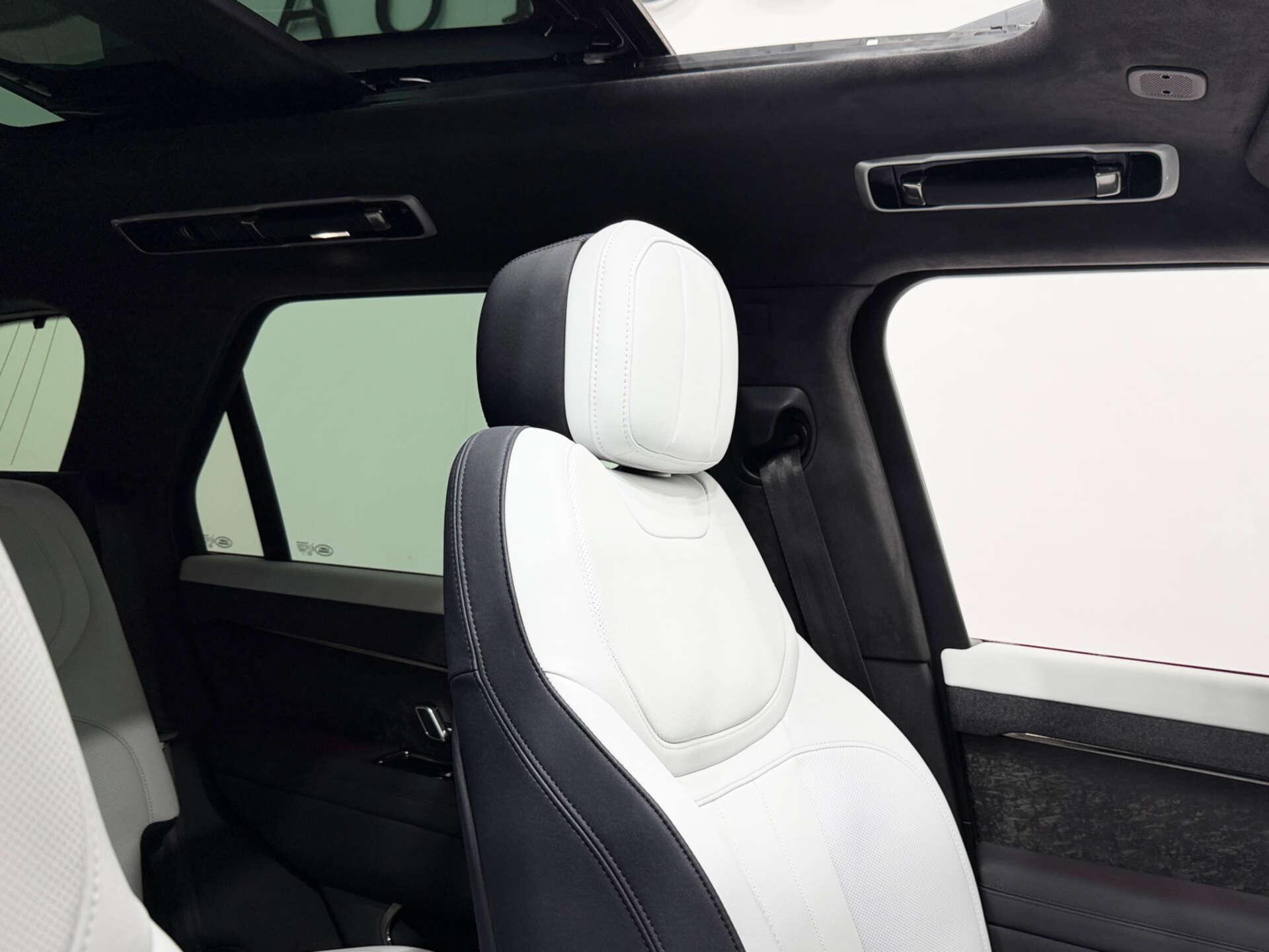 Land Rover Range Rover Sport view 45