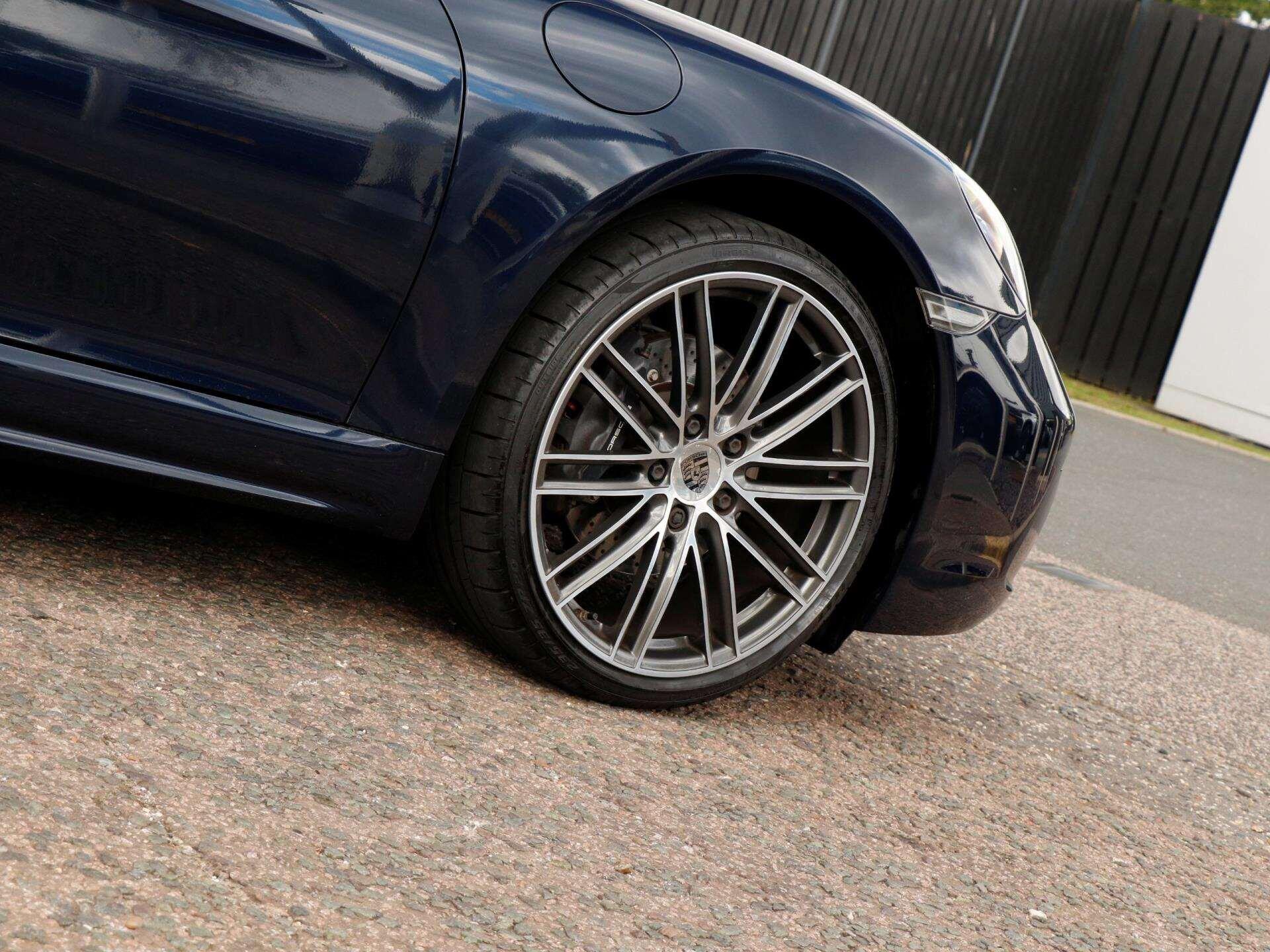 Porsche Boxster view 31