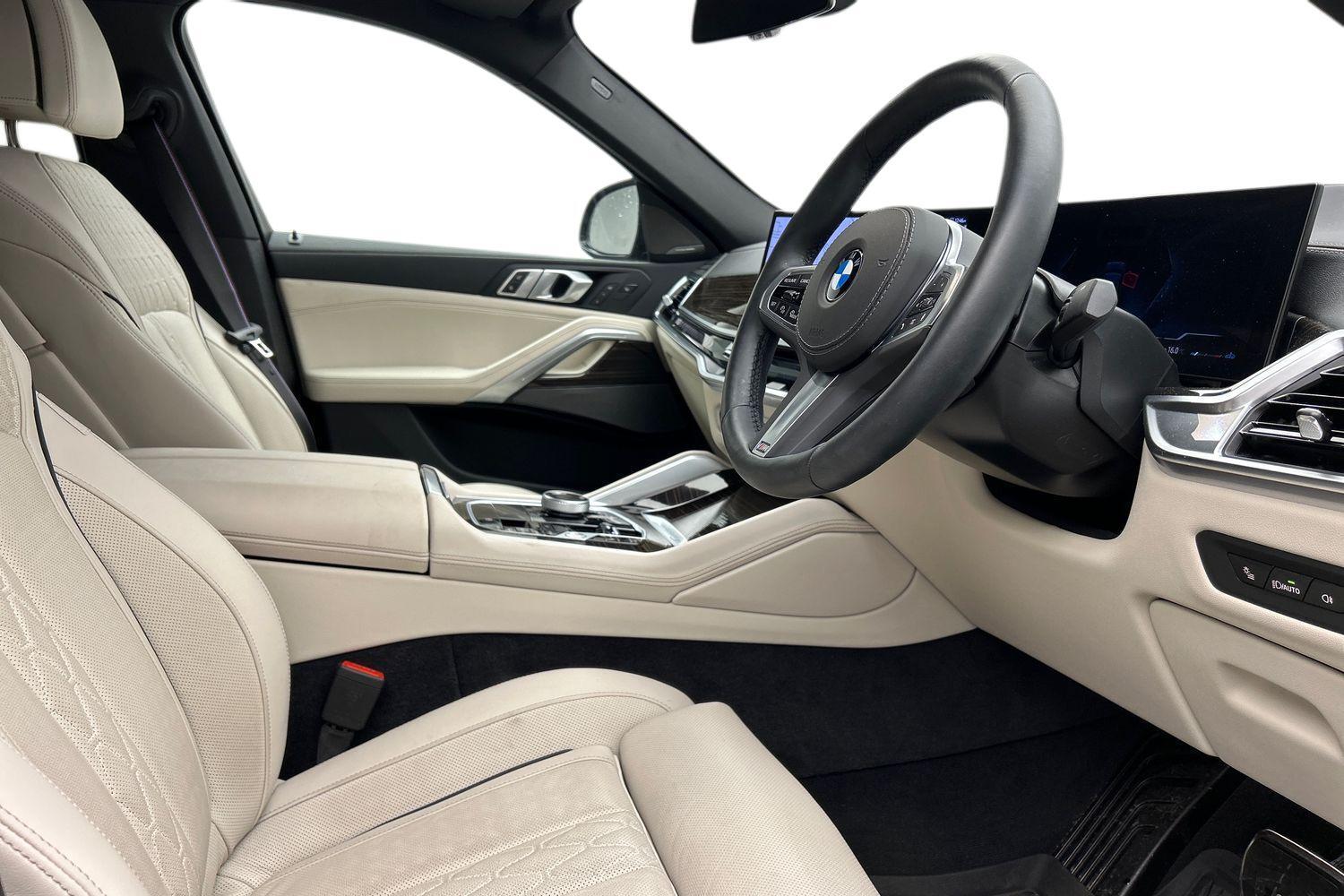 BMW X6 view 12