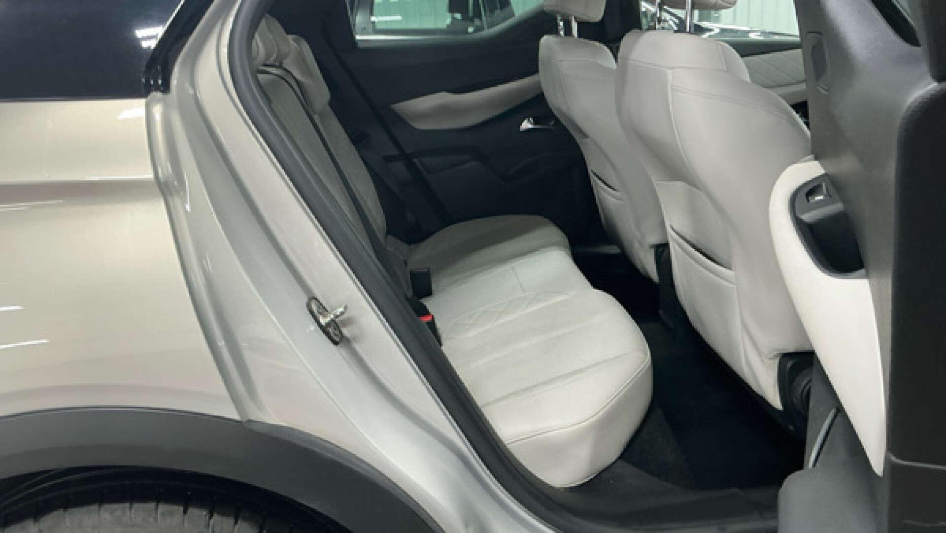 DS Automobiles DS 3 Crossback view 10