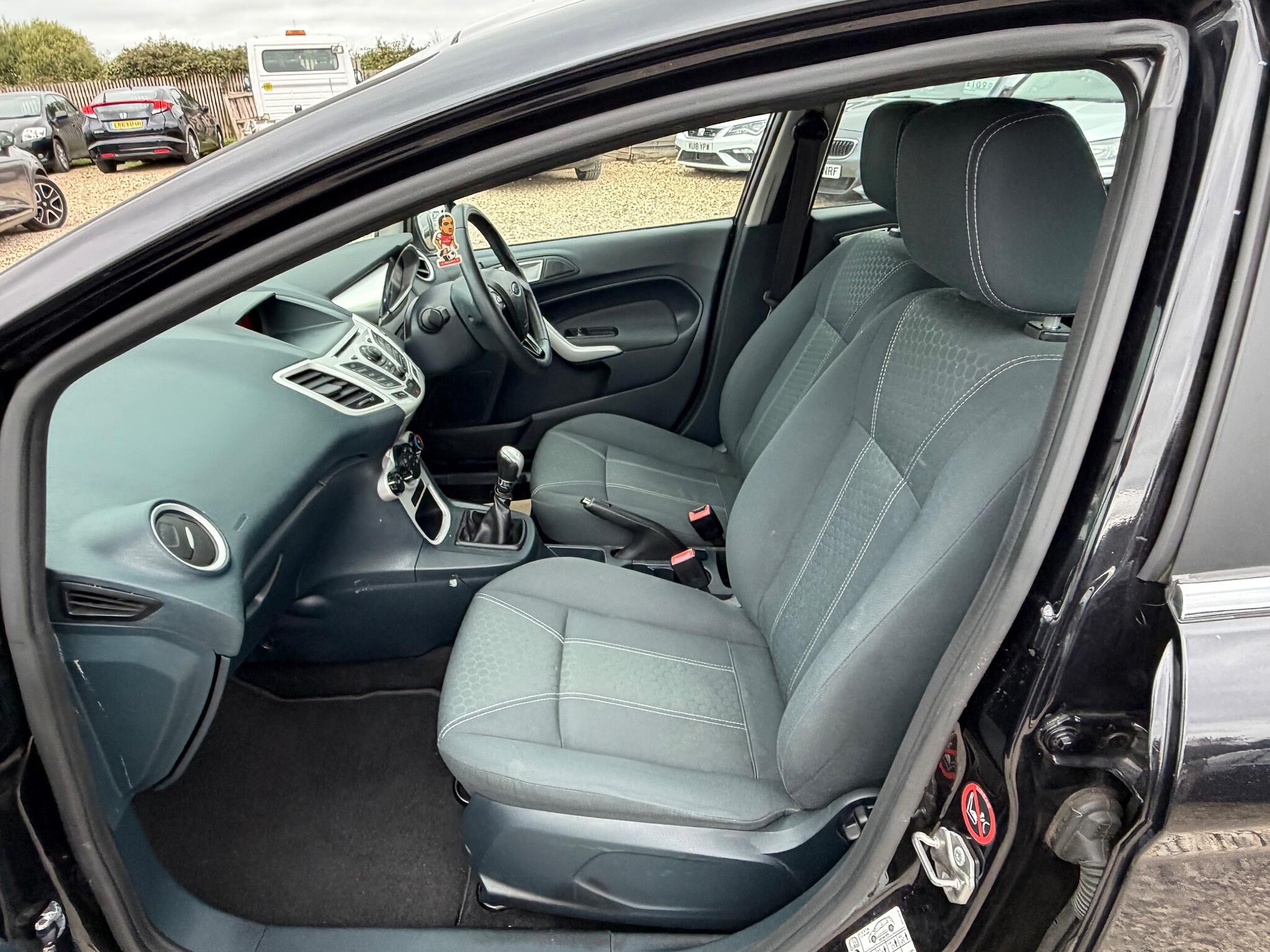 Ford Fiesta view 12