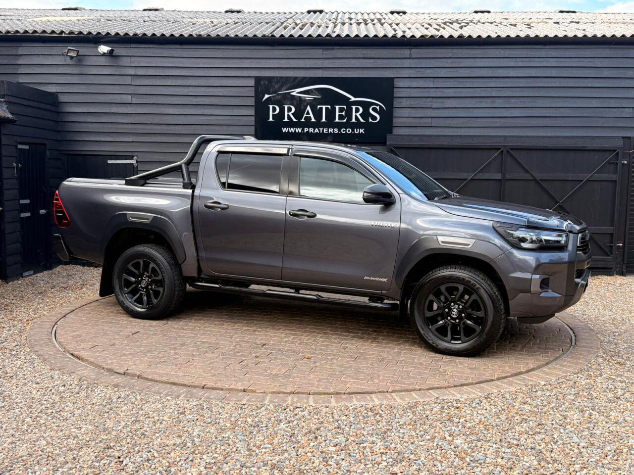 Toyota Hilux view 24