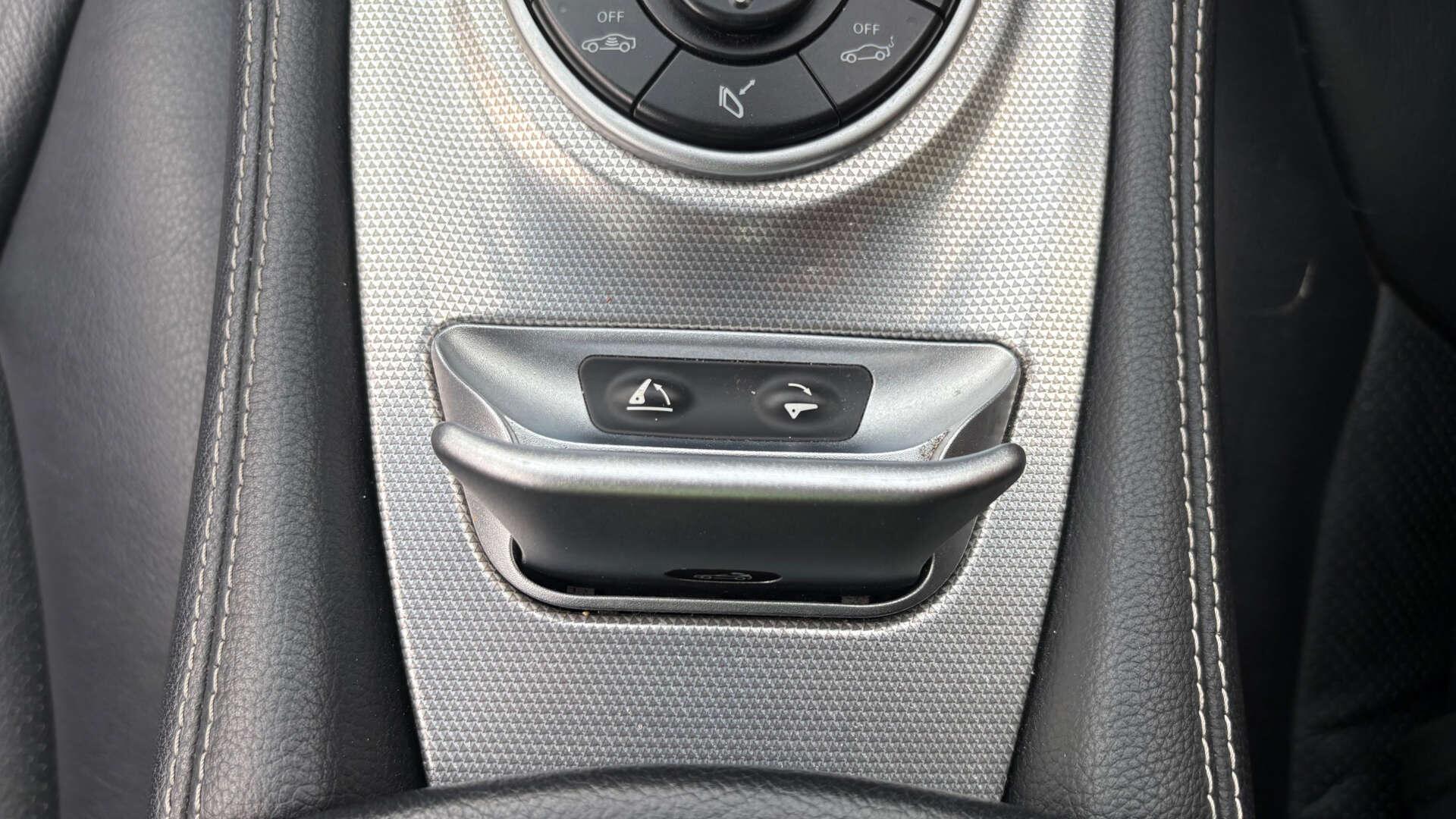 Mercedes-Benz SL view 33