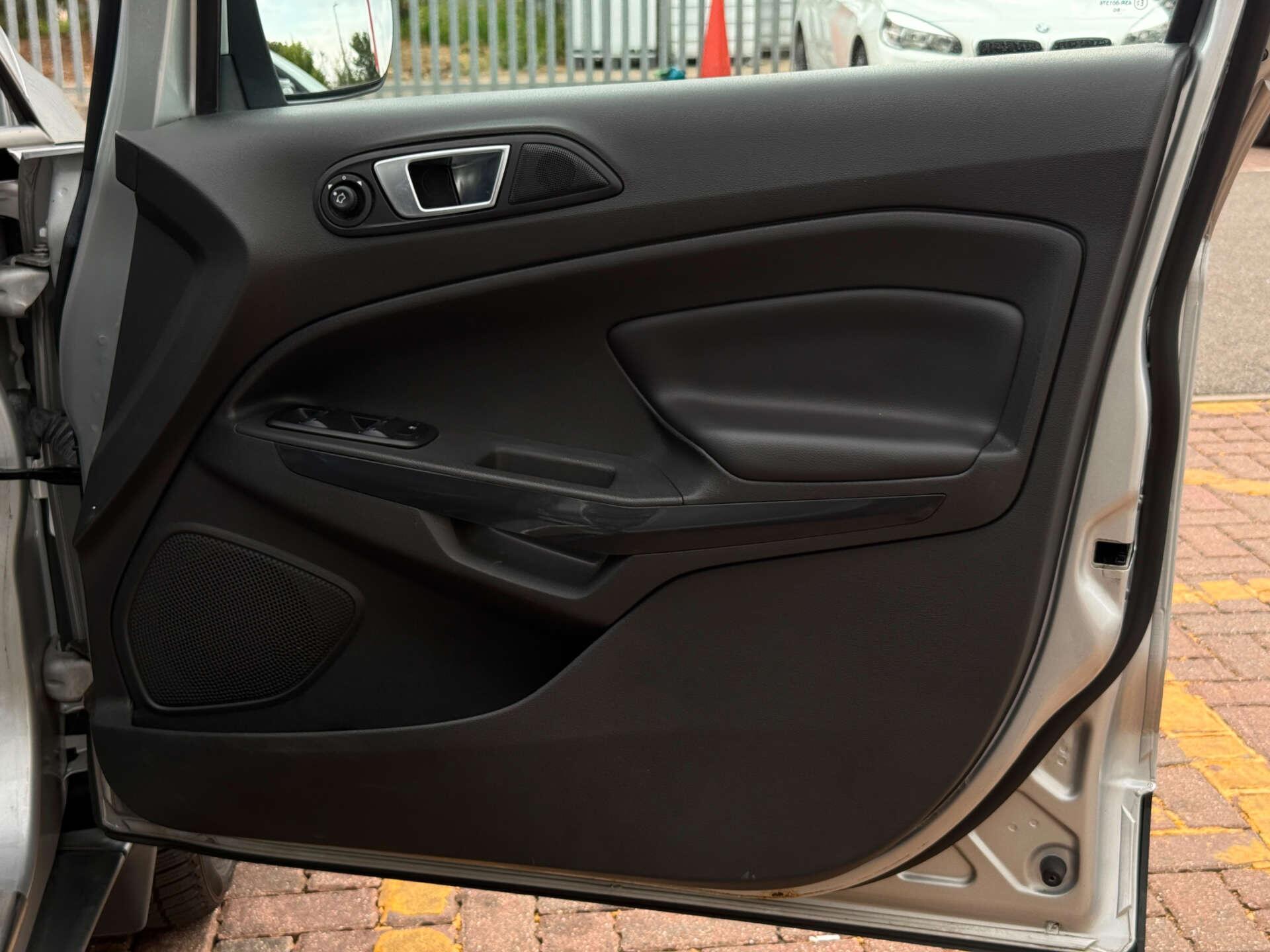 Ford Ecosport view 17