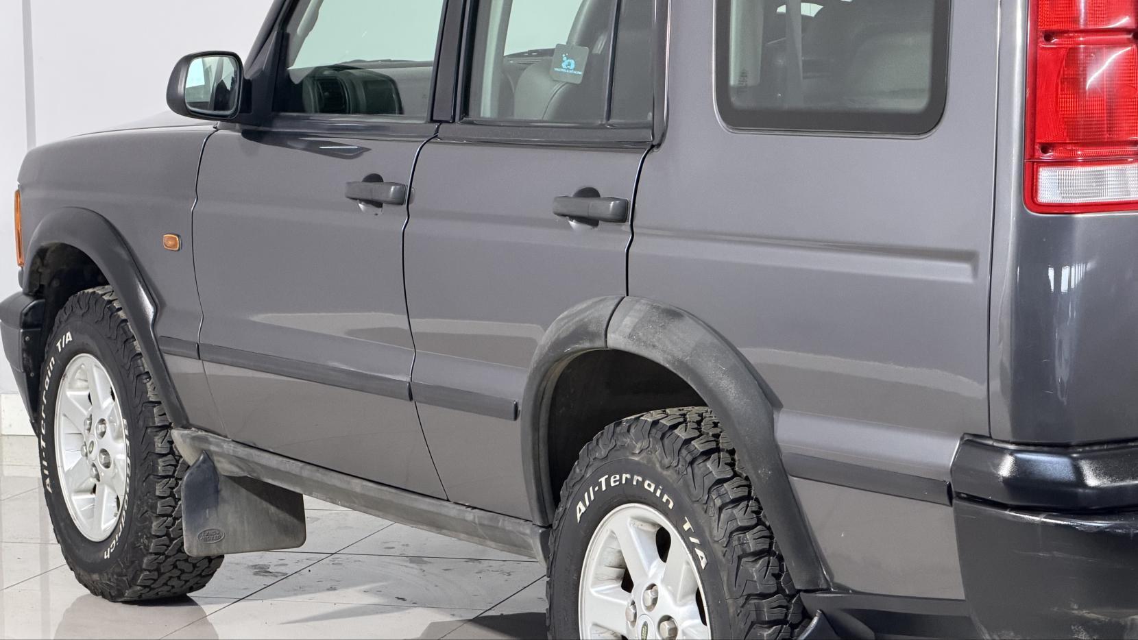 Land Rover Discovery 4 view 29