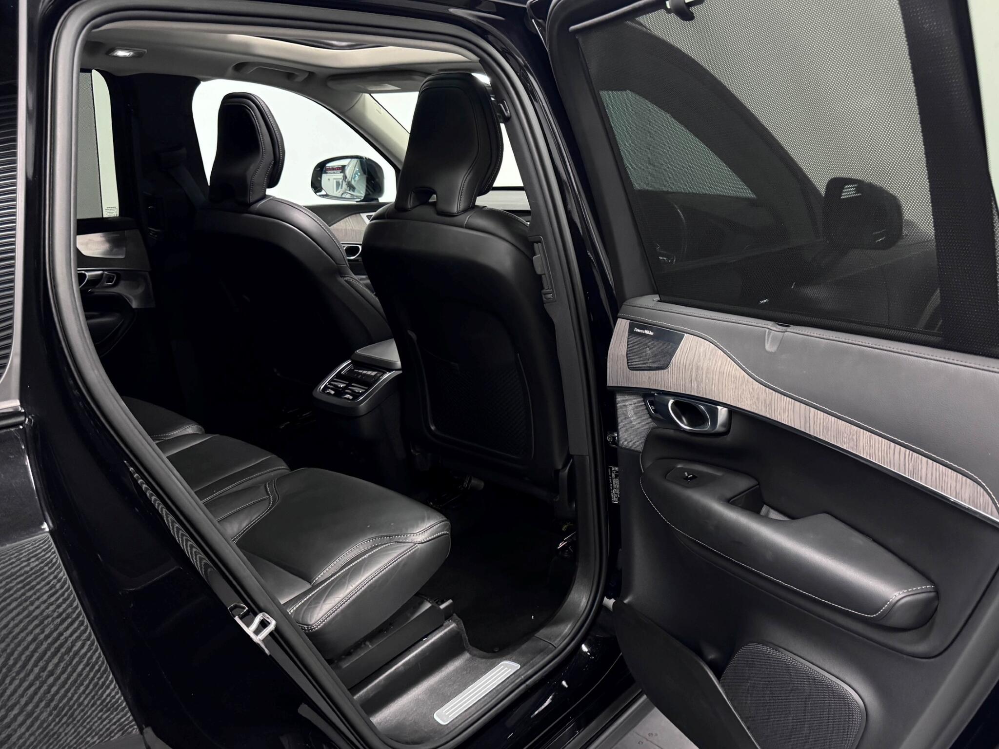 Volvo XC90 view 28