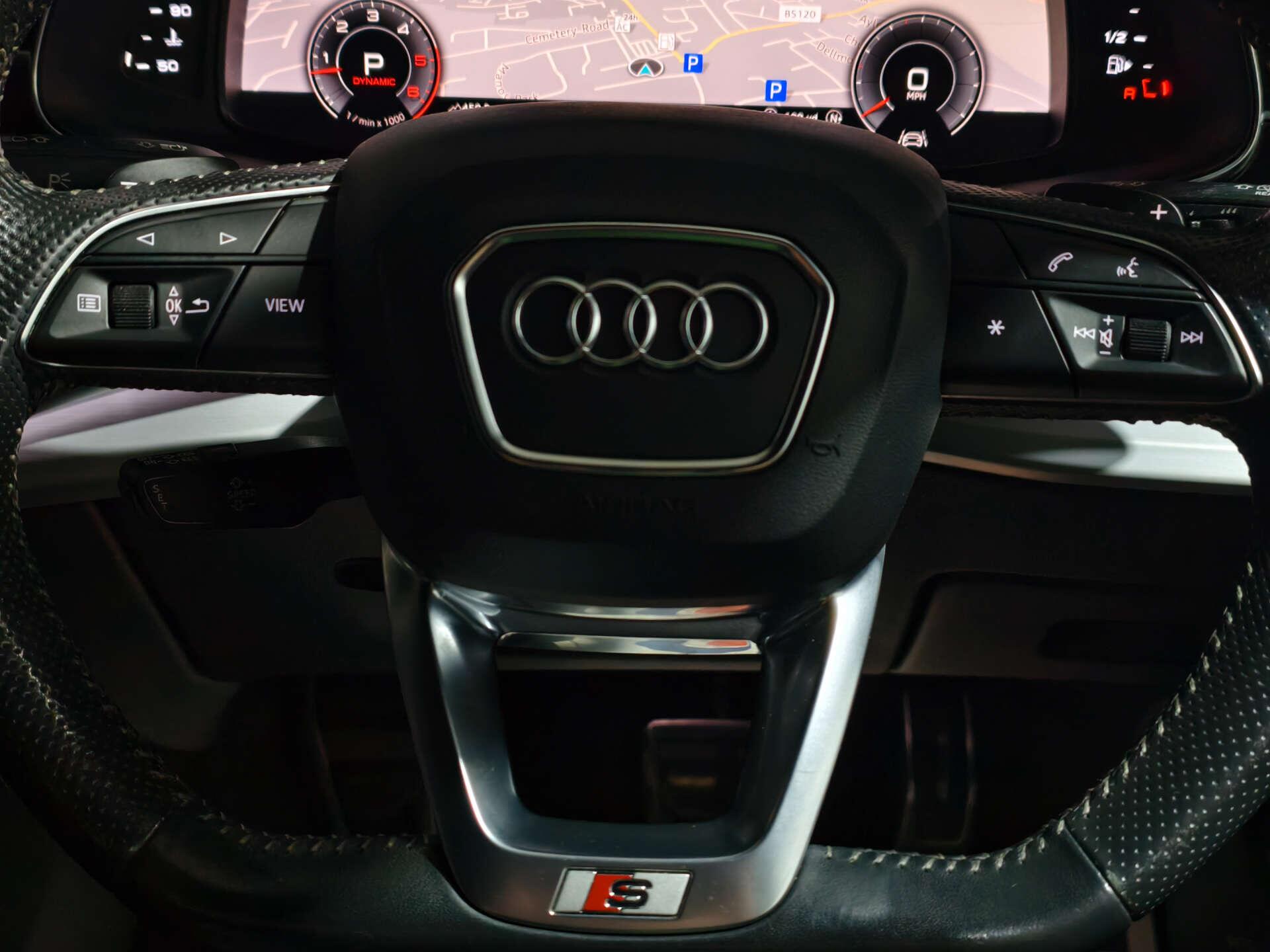Audi Q8 view 31