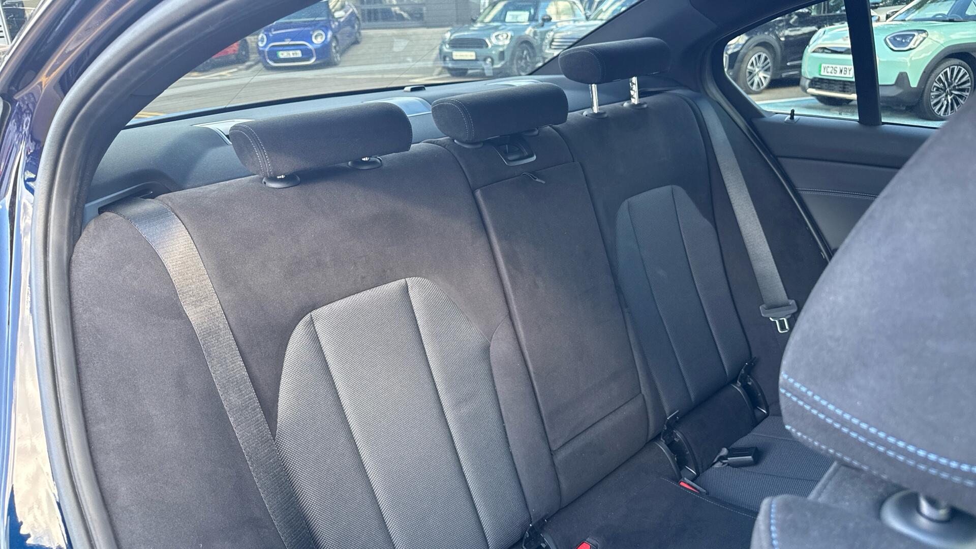 BMW 3 Series view 12