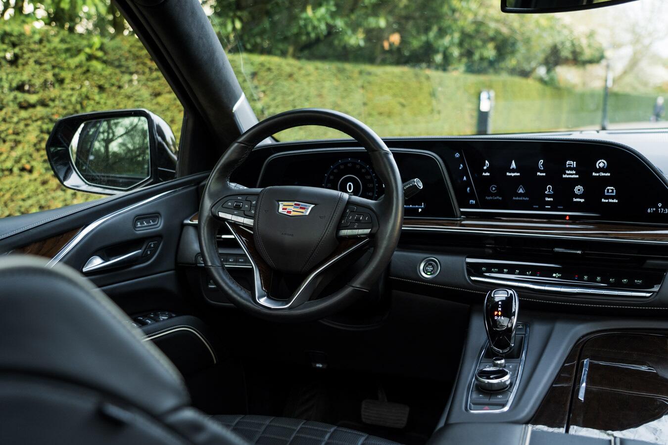 Cadillac Escalade view 29
