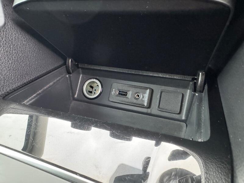 Volkswagen Golf SV view 31