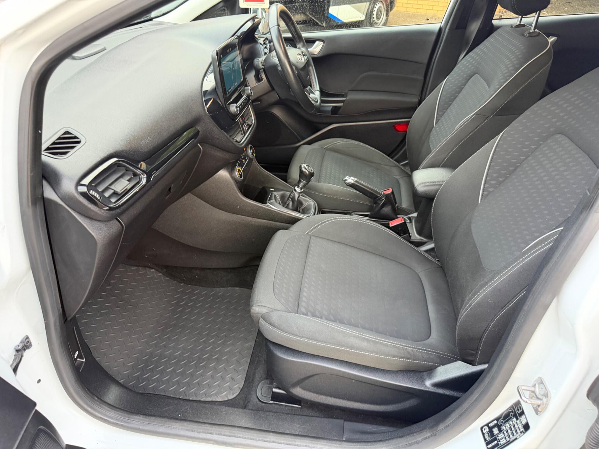 Ford Fiesta view 59