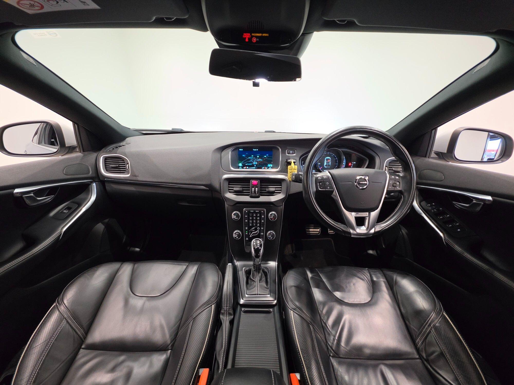 Volvo V40 view 19