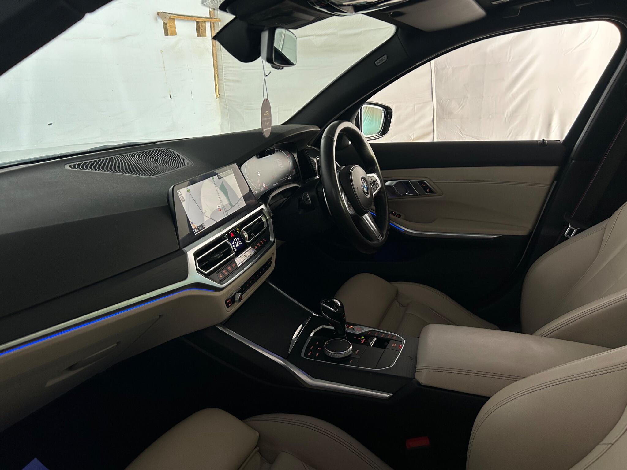 BMW 3 Series view 15