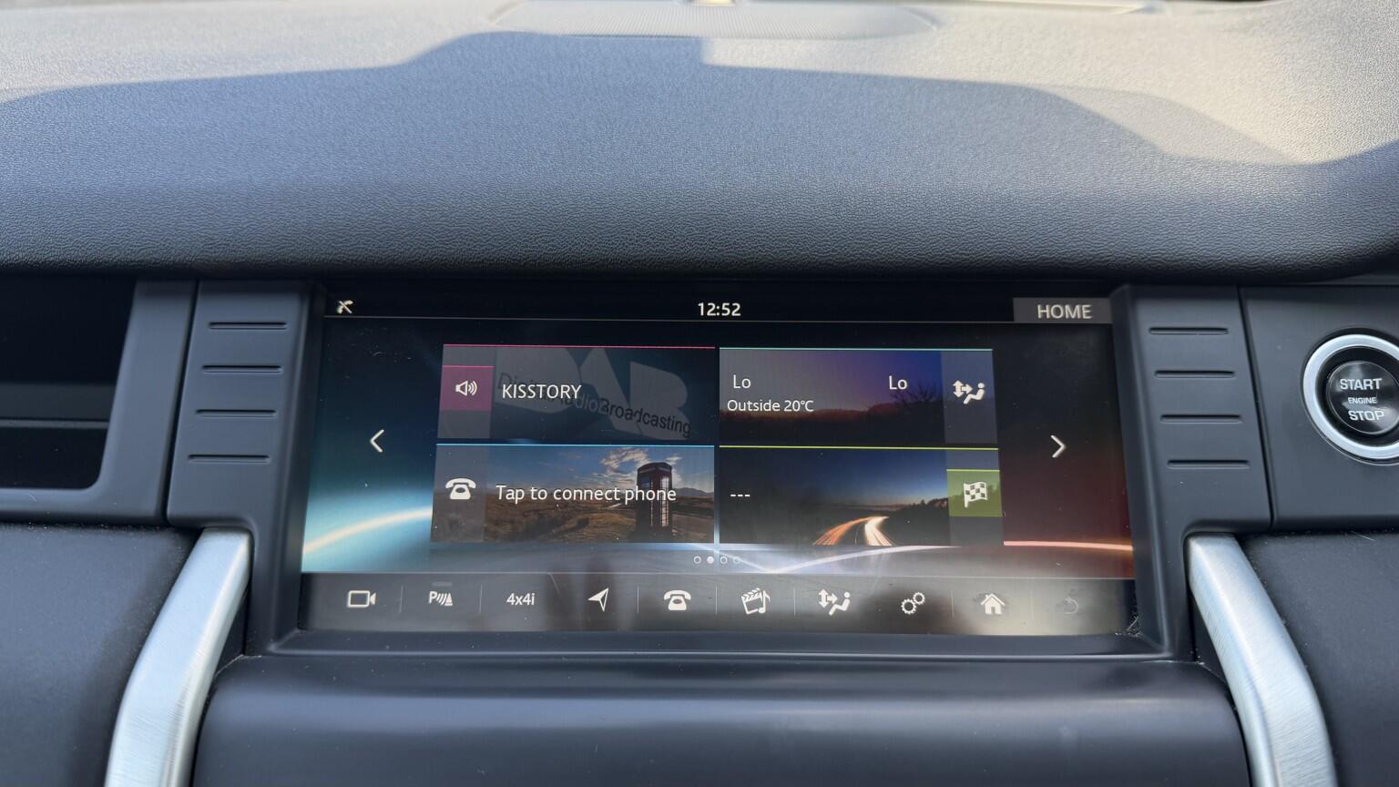 Land Rover Discovery Sport view 31