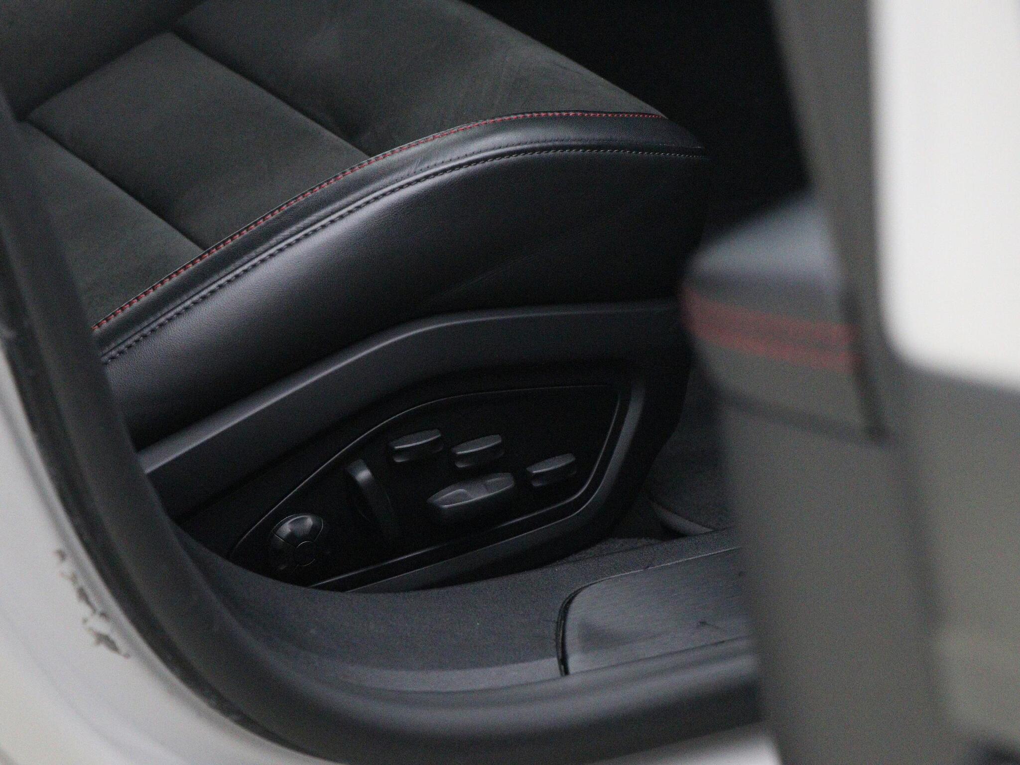 Porsche Taycan view 34
