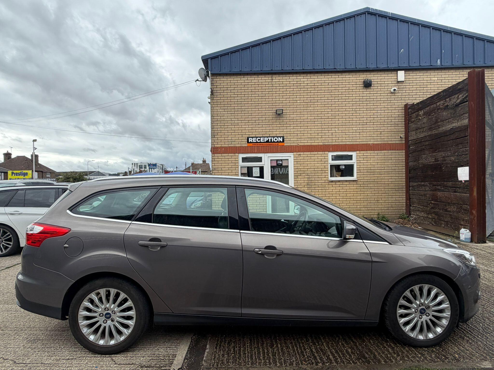 Ford Focus view 7