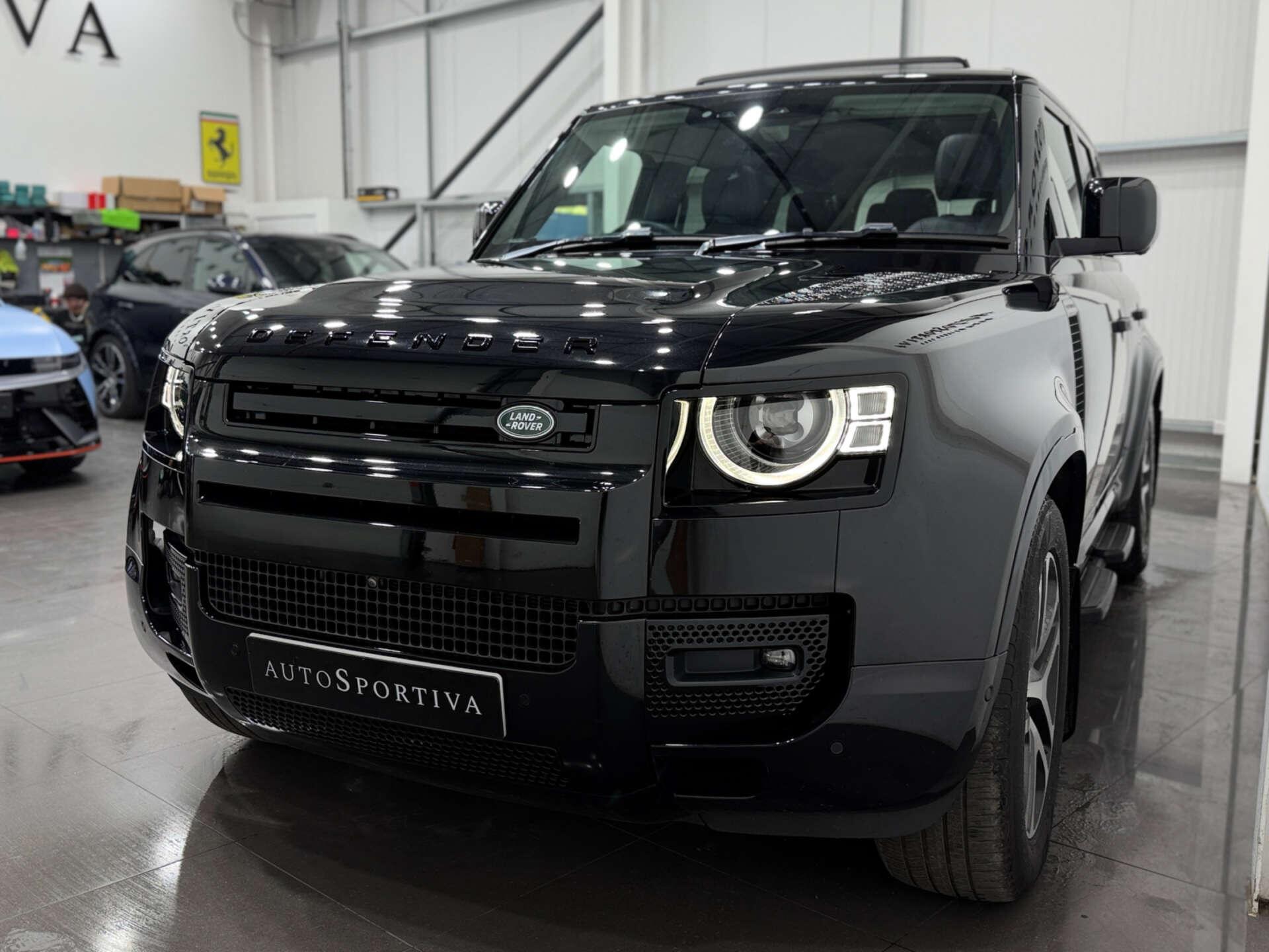 Land Rover Defender view 9