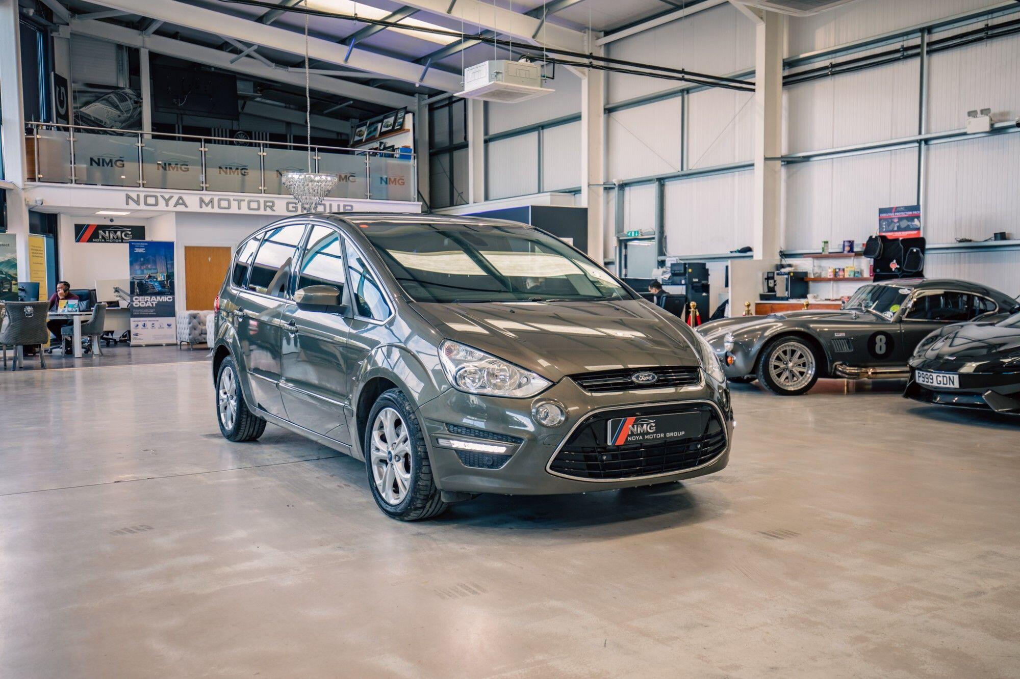 Ford S-Max view 24