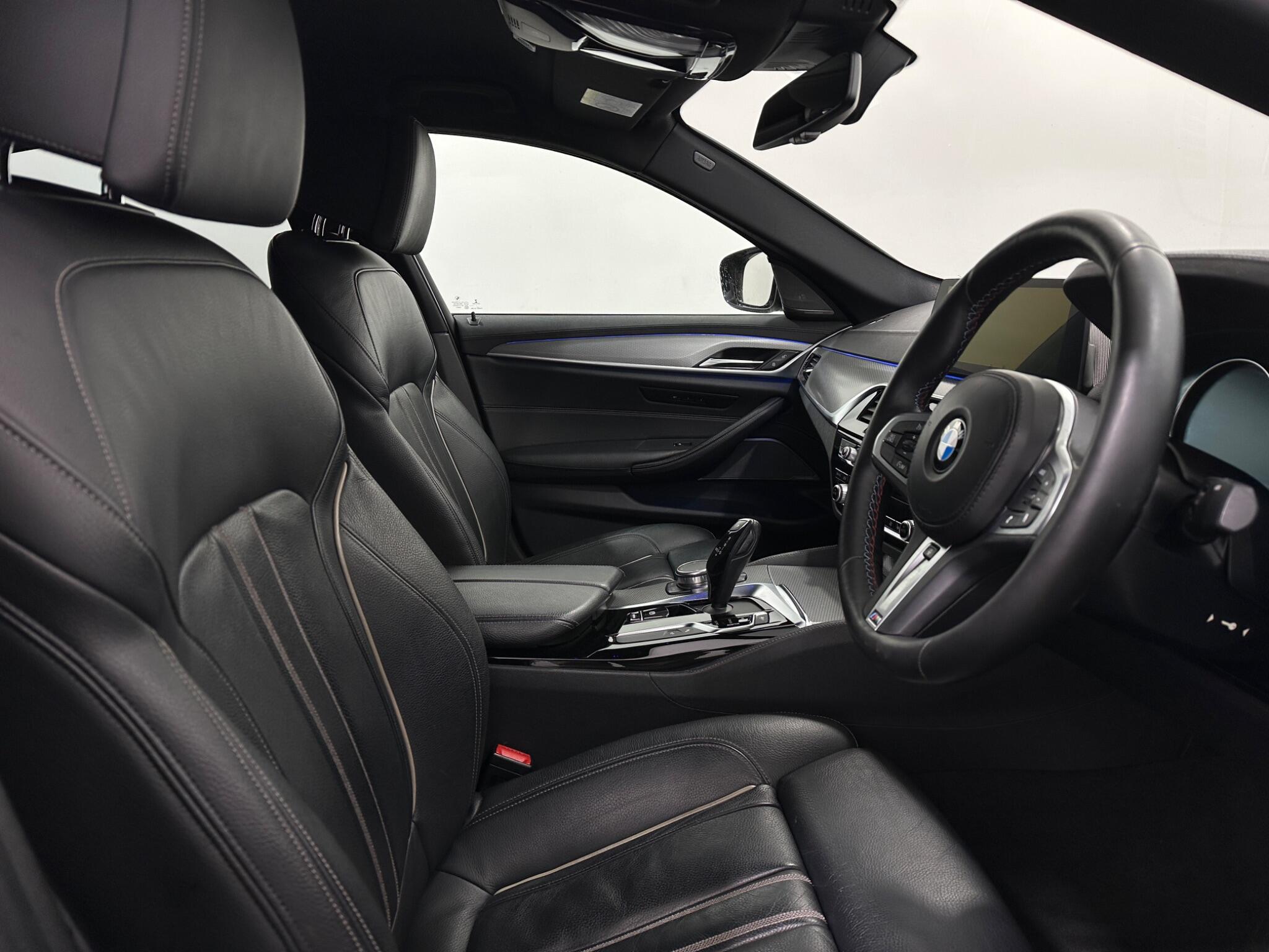 BMW 5 Series view 33