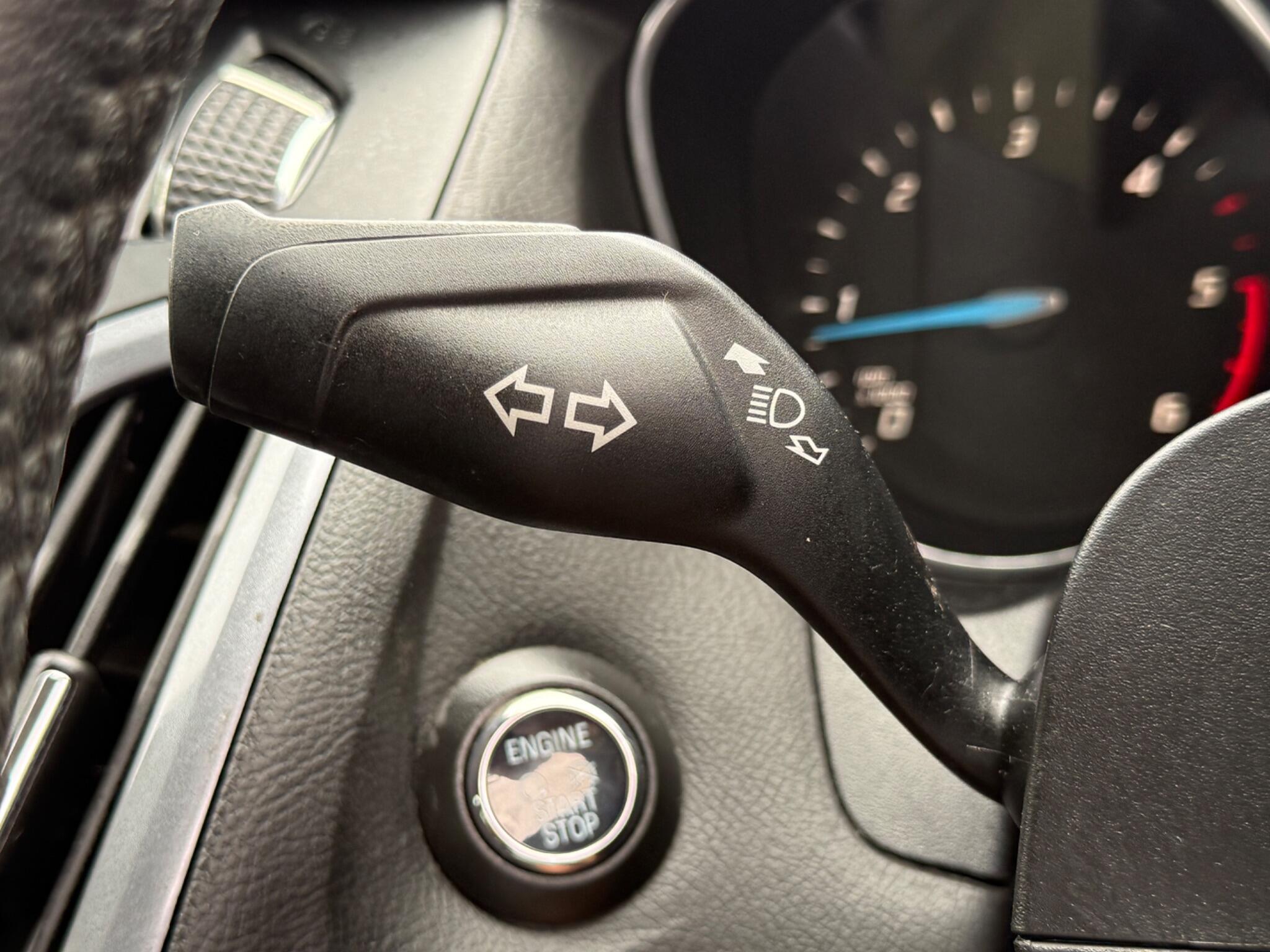 Ford Focus - Image 60