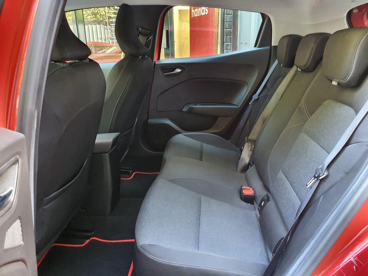 Renault Clio view 22