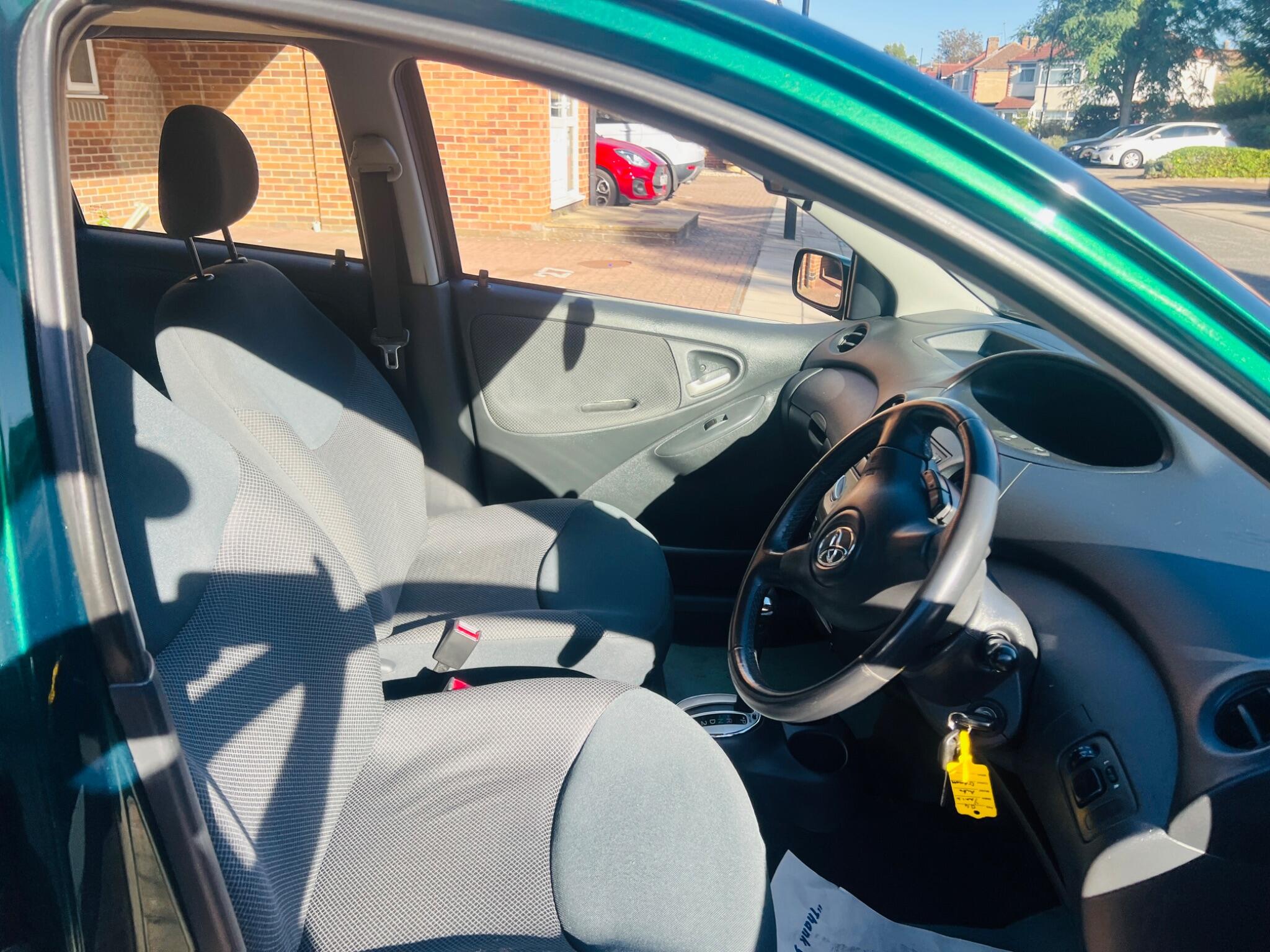 Toyota Yaris view 31