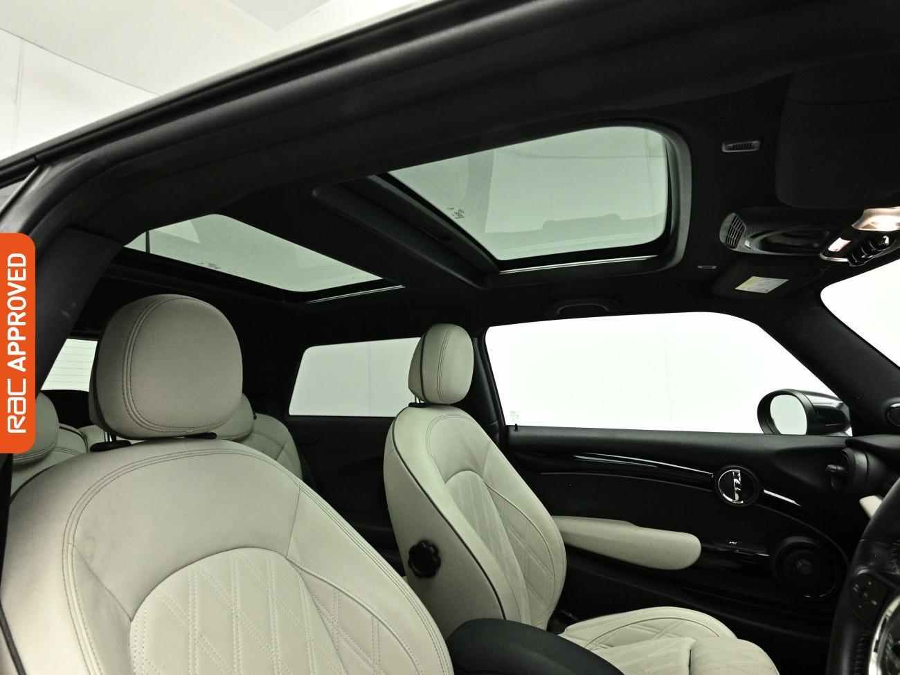 MINI Hatch view 3
