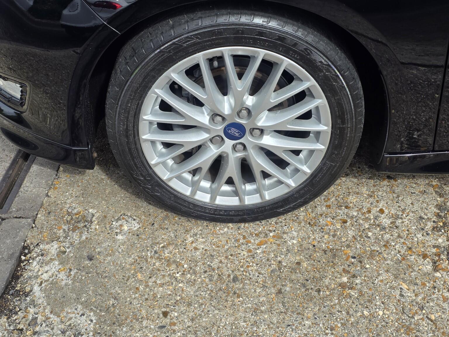 Ford Focus view 10