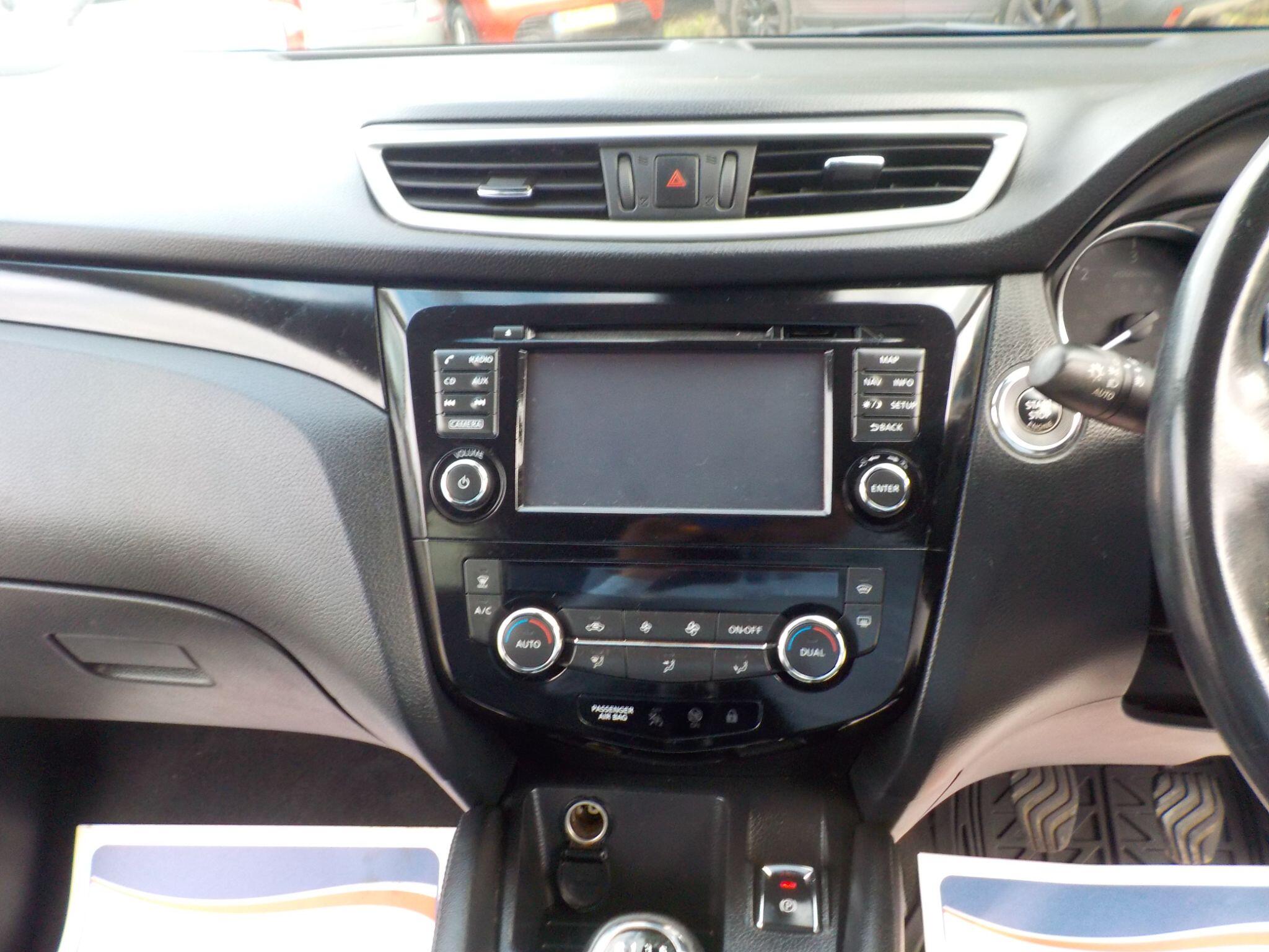Nissan Qashqai 1.6 dCi Tekna 2WD Euro 6 (s/s) 5dr