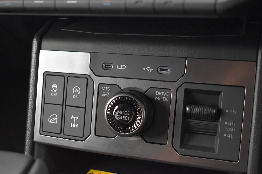 Toyota Hilux view 57