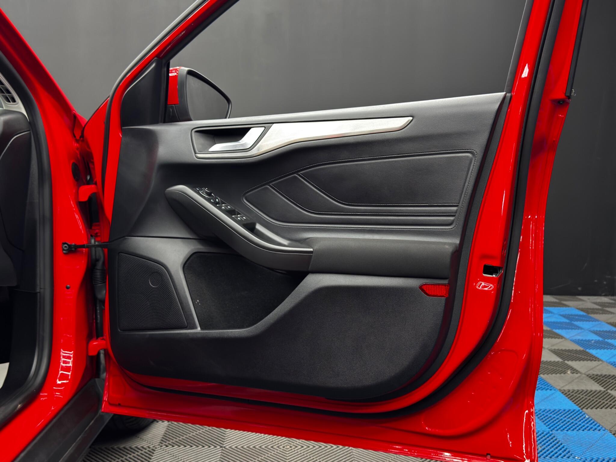 Ford Focus view 38