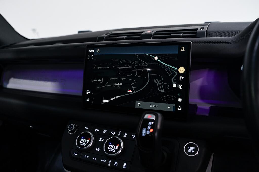 Land Rover Defender view 21
