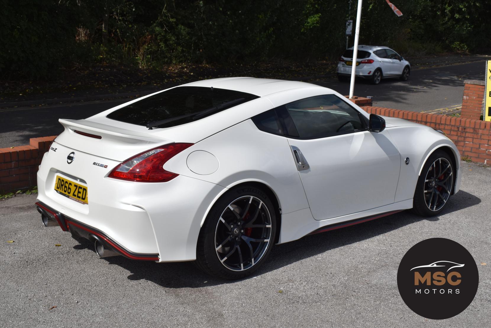 Nissan 370 Z view 19