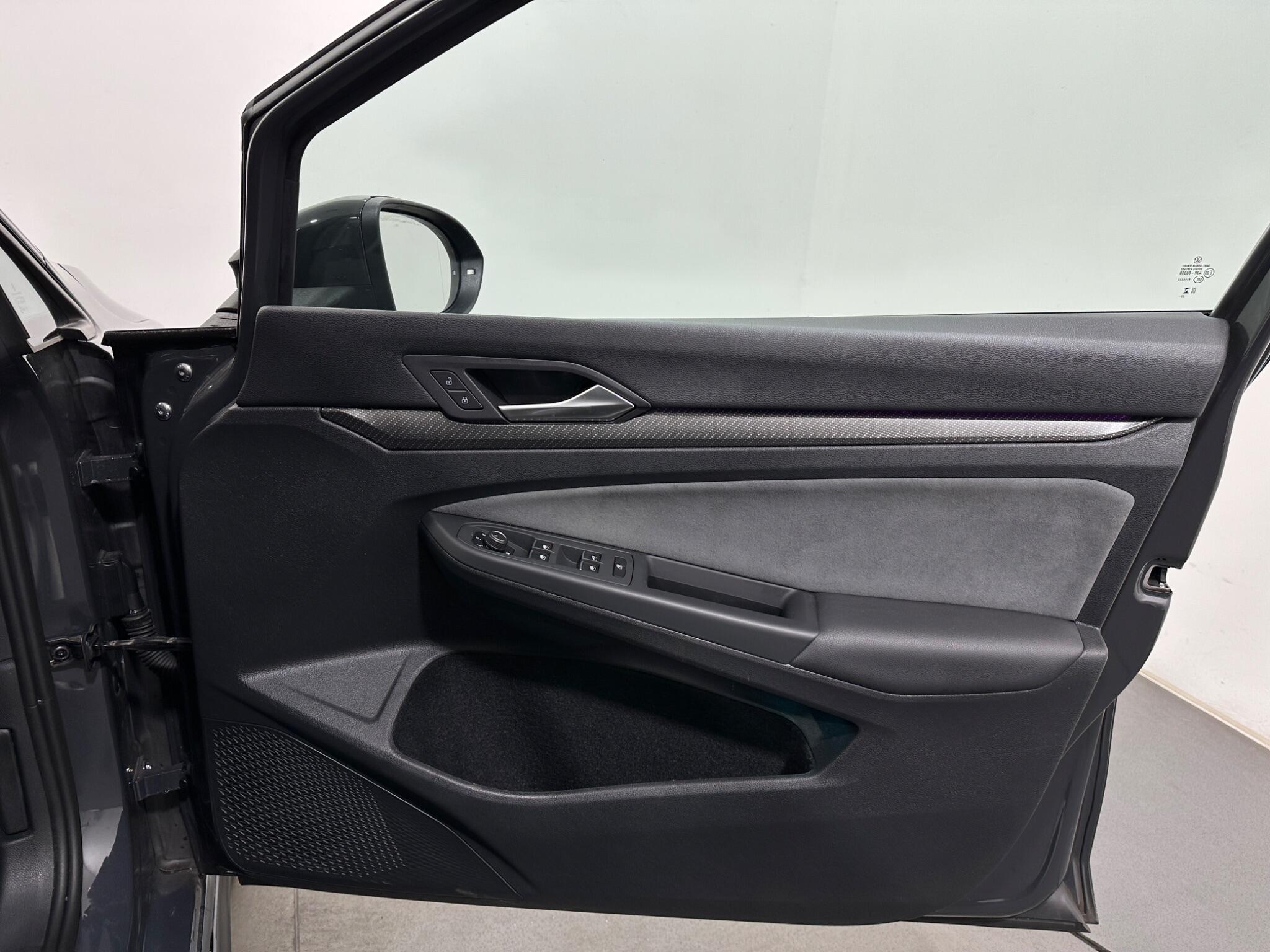 Volkswagen Golf view 32