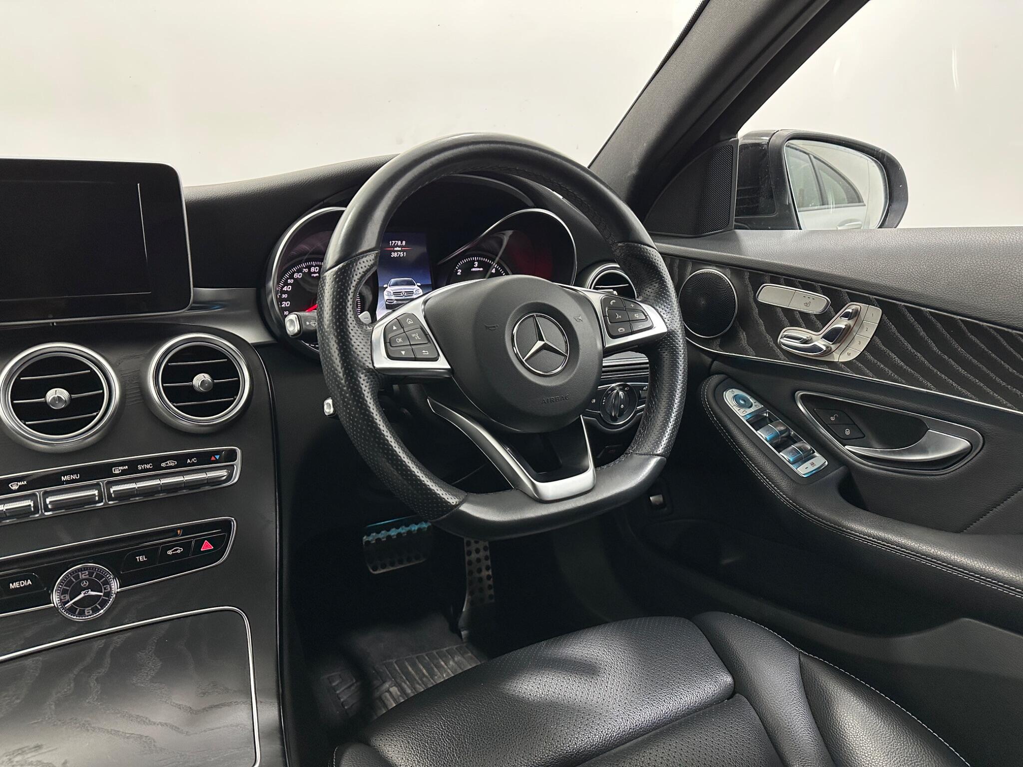 Mercedes-Benz C Class view 12