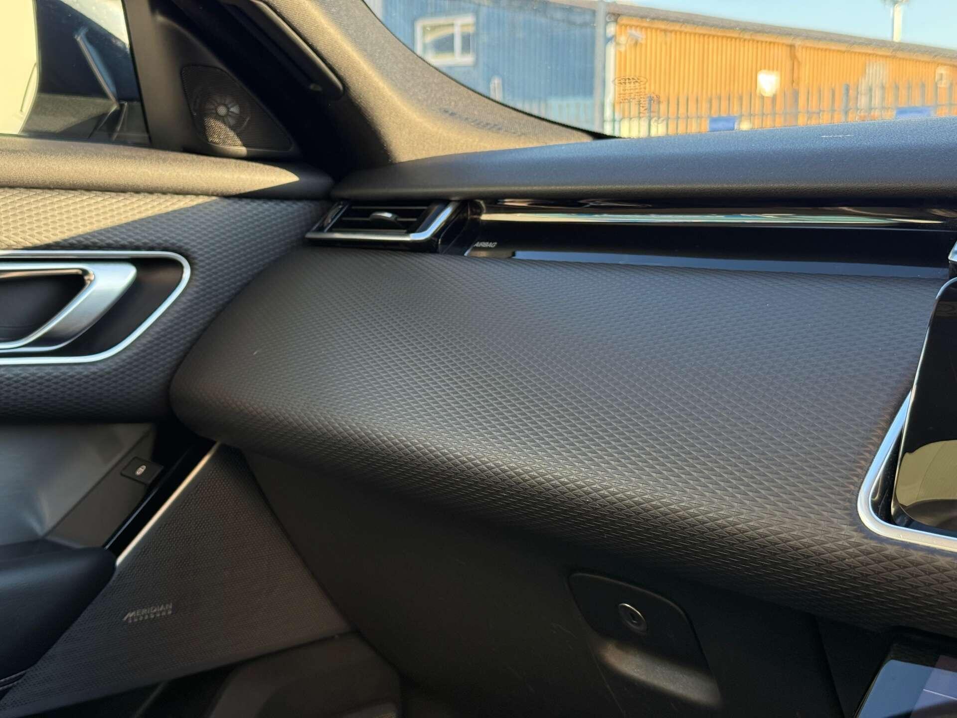 Land Rover Range Rover Velar view 49