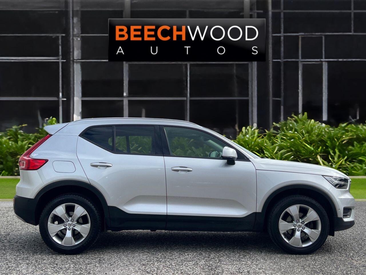 Volvo XC40 view 5