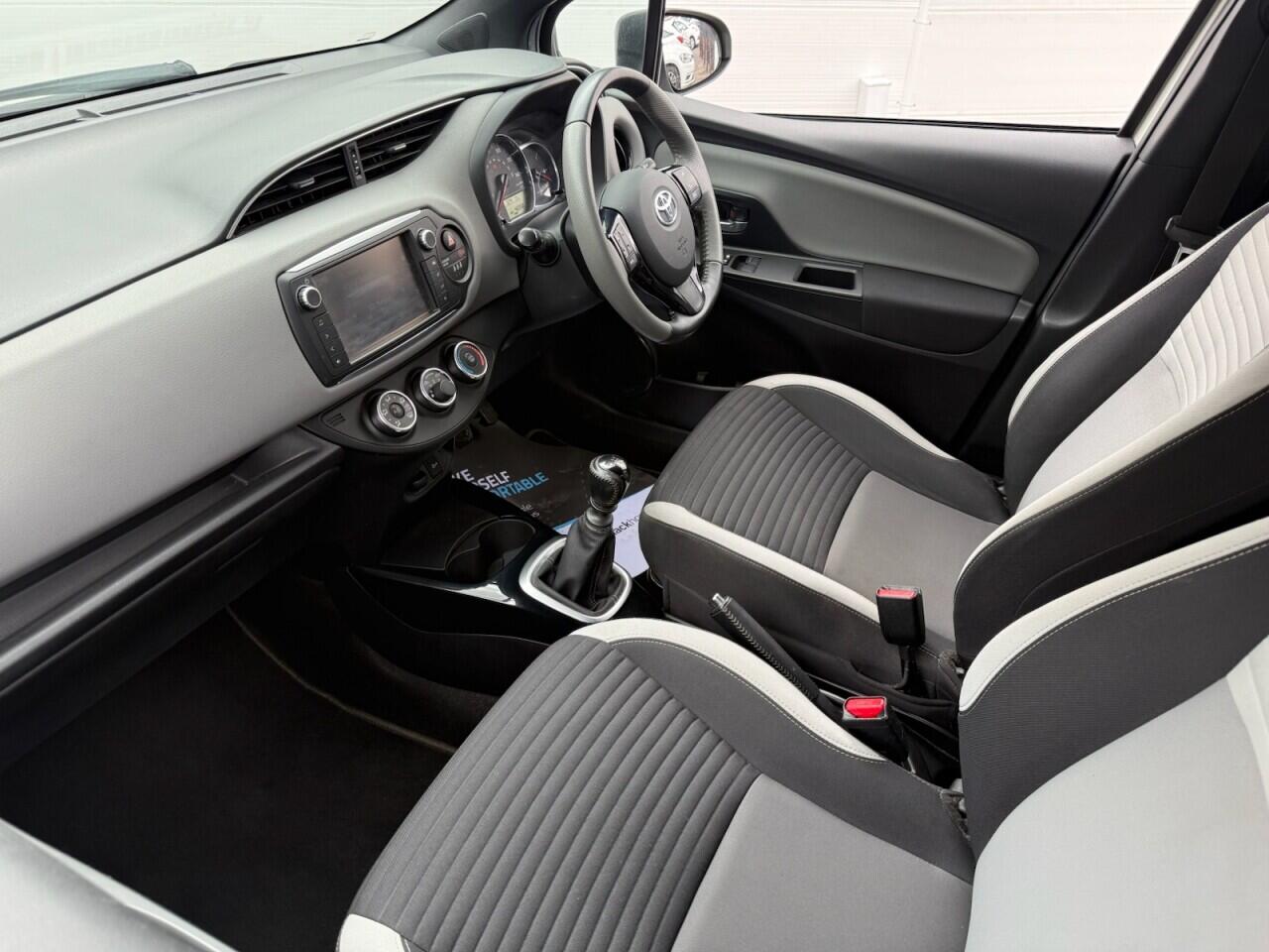 Toyota Yaris view 2