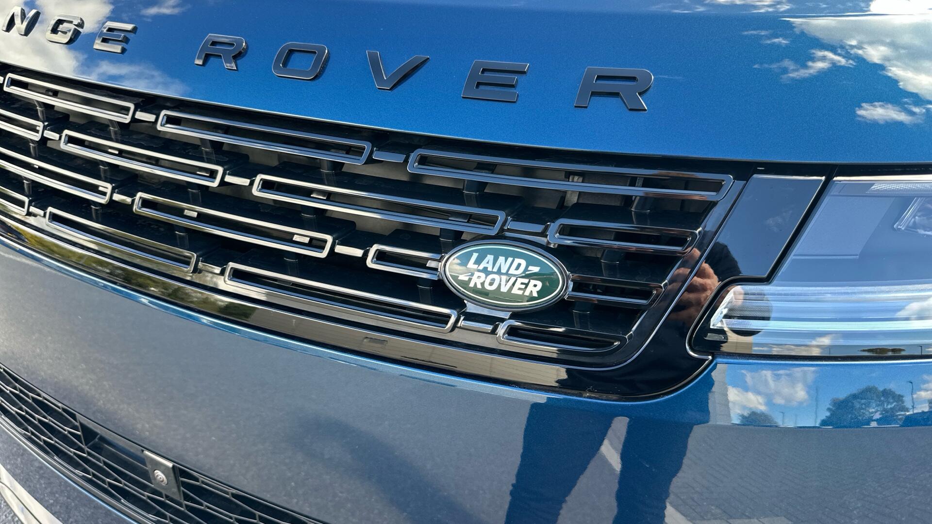 Land Rover Range Rover Sport view 23