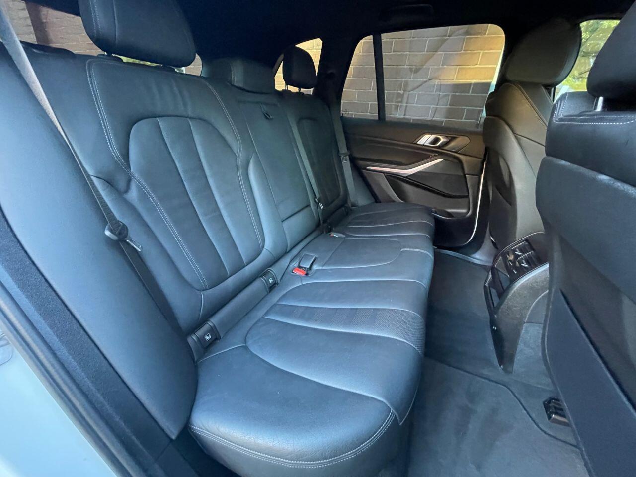 BMW X5 view 24