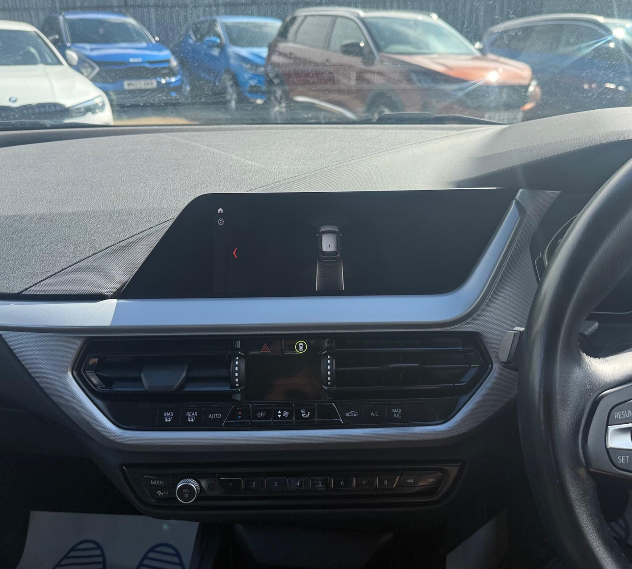 BMW 1 Series view 27