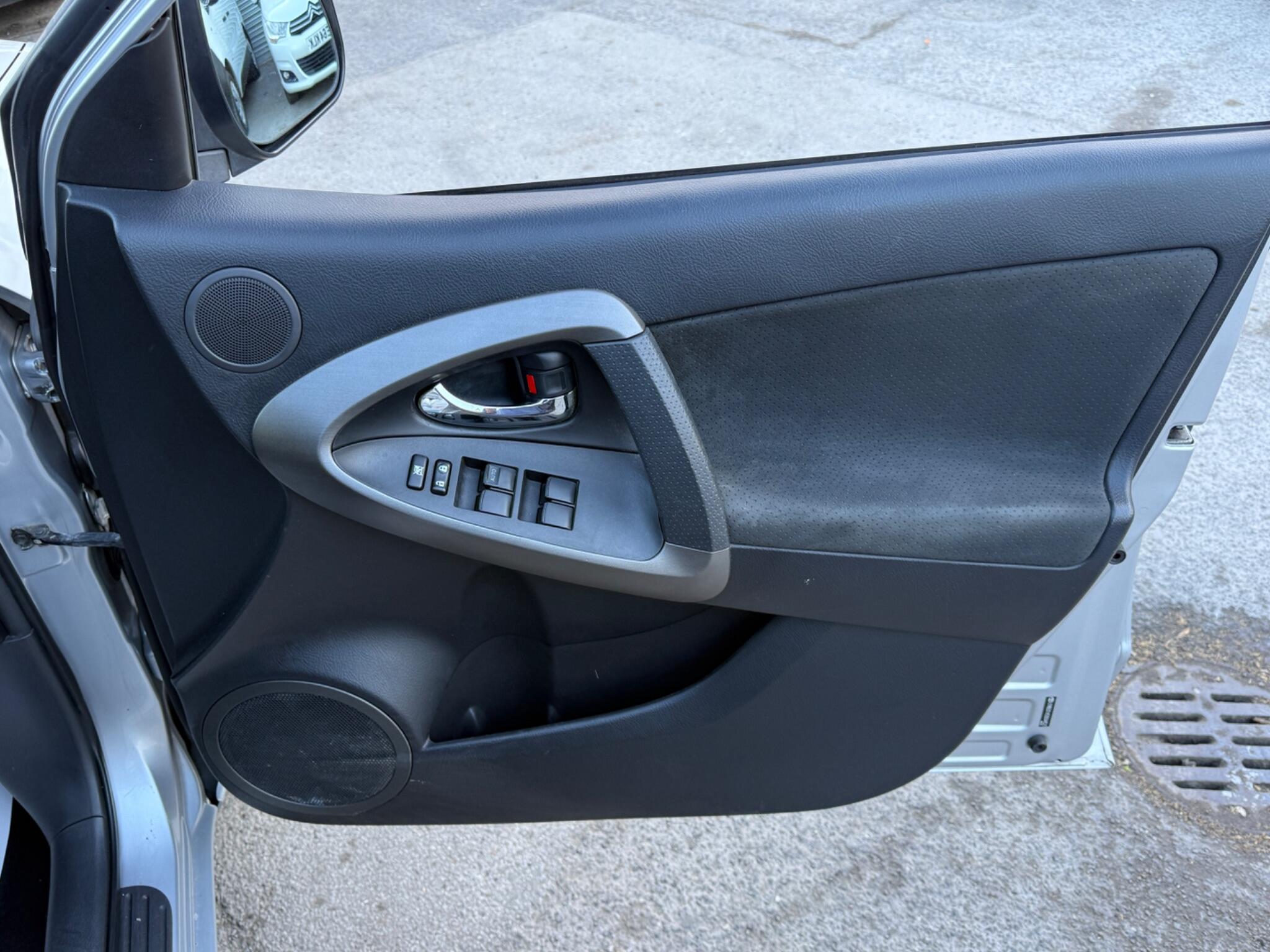 Toyota RAV4 - Image 39