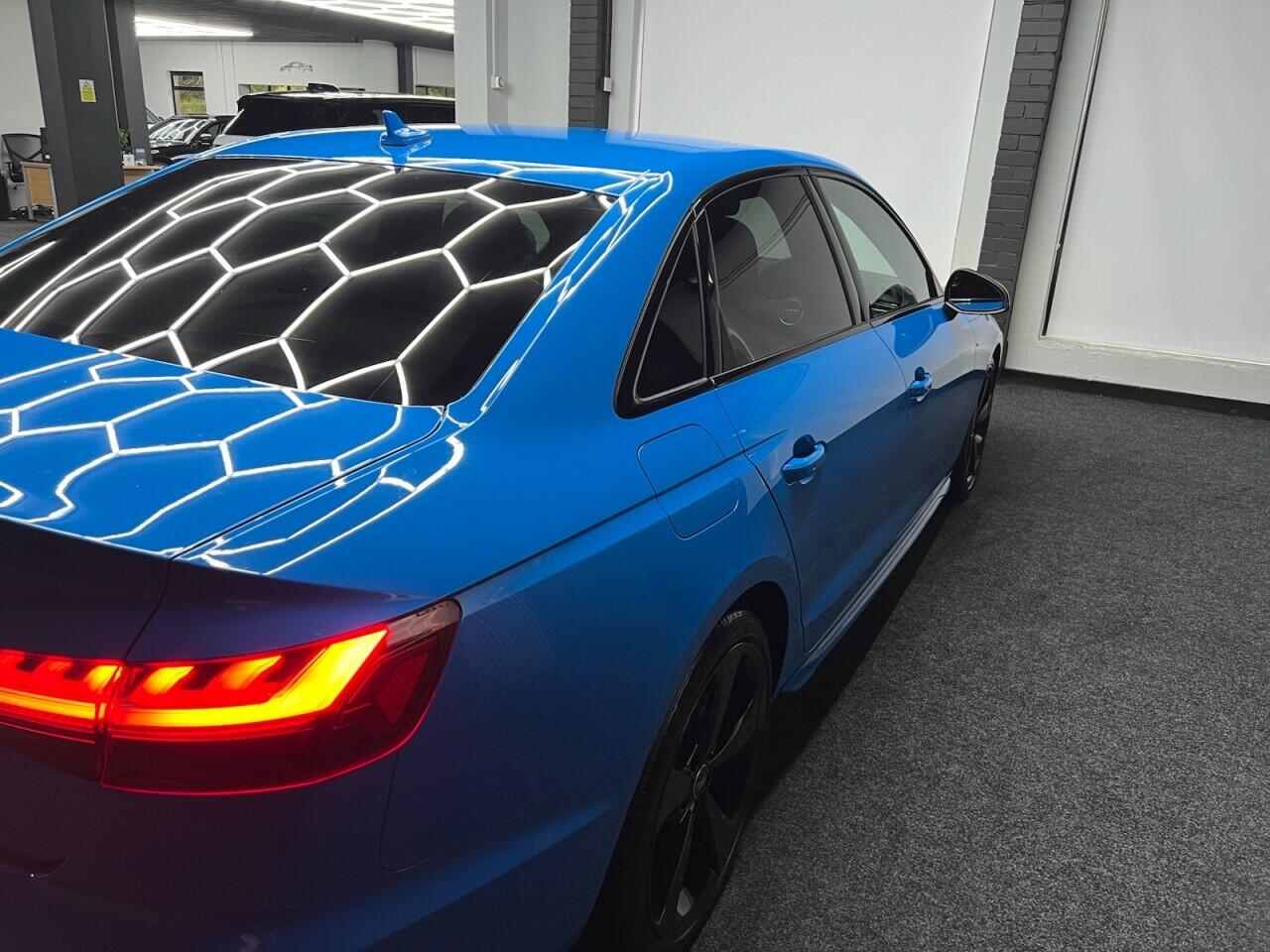 Audi A4 view 13